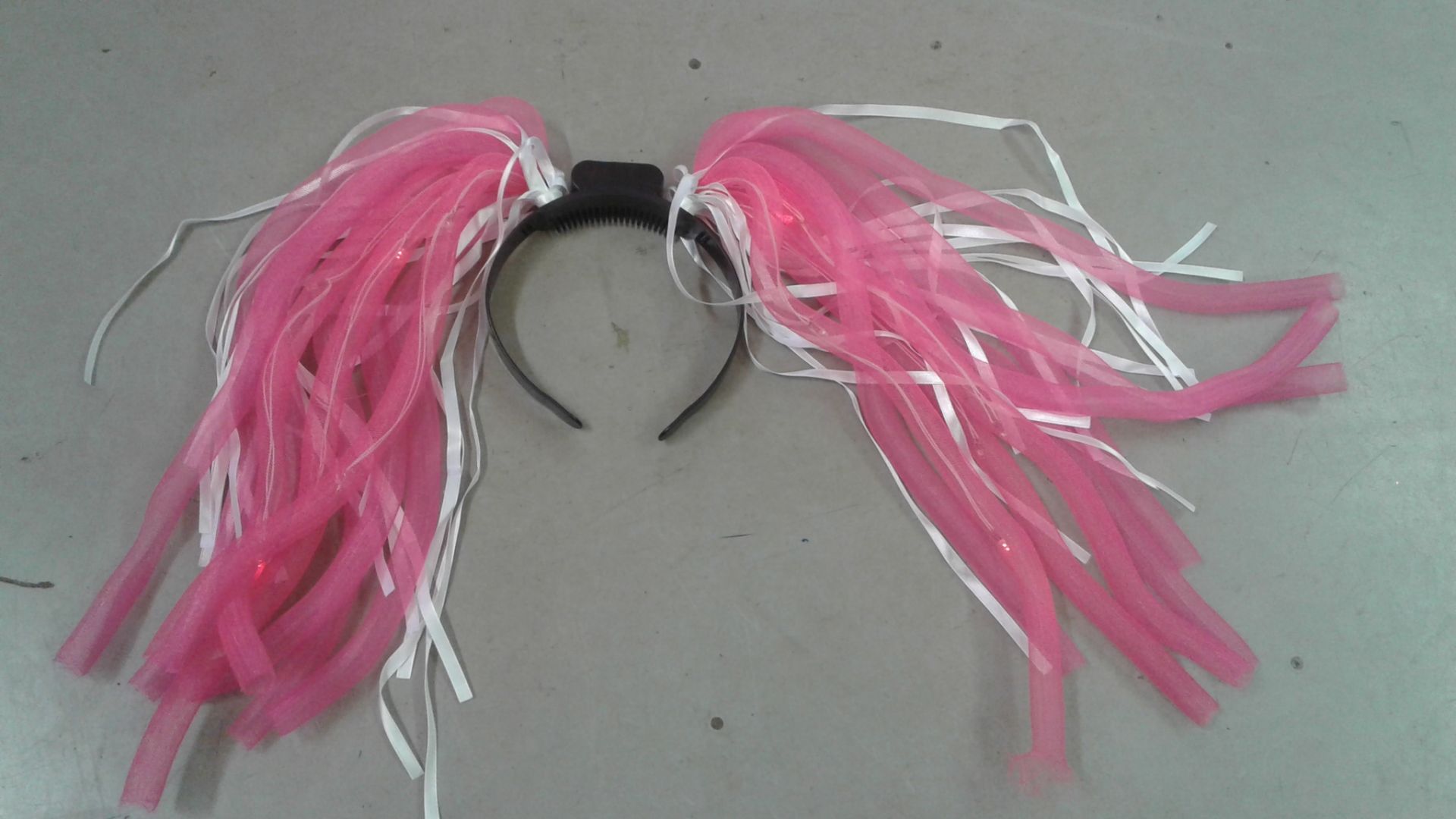 500.pcs electric noodle hair with flashing light, inc batteries, some or all may need replacing
