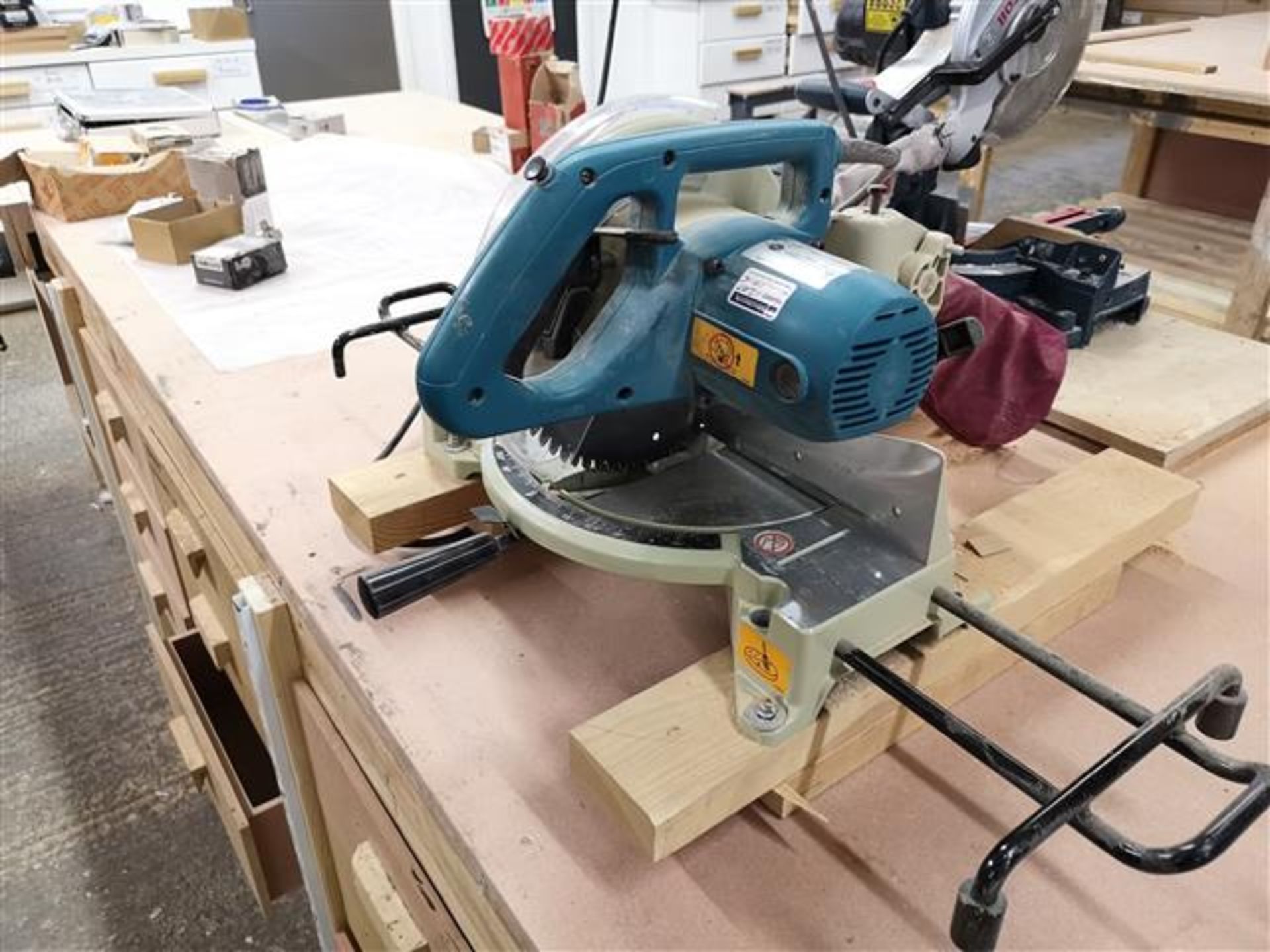 Makita LS1040 260mm Mitre Saw - Image 2 of 4