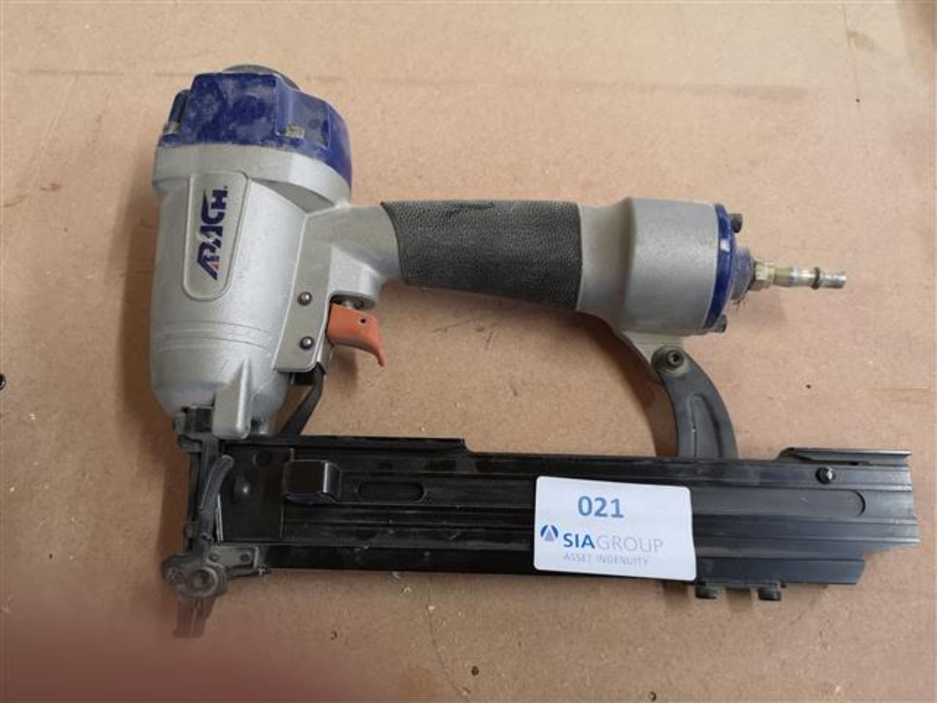 APACH LU-9040KT Industrial 18 Gauge Stapler