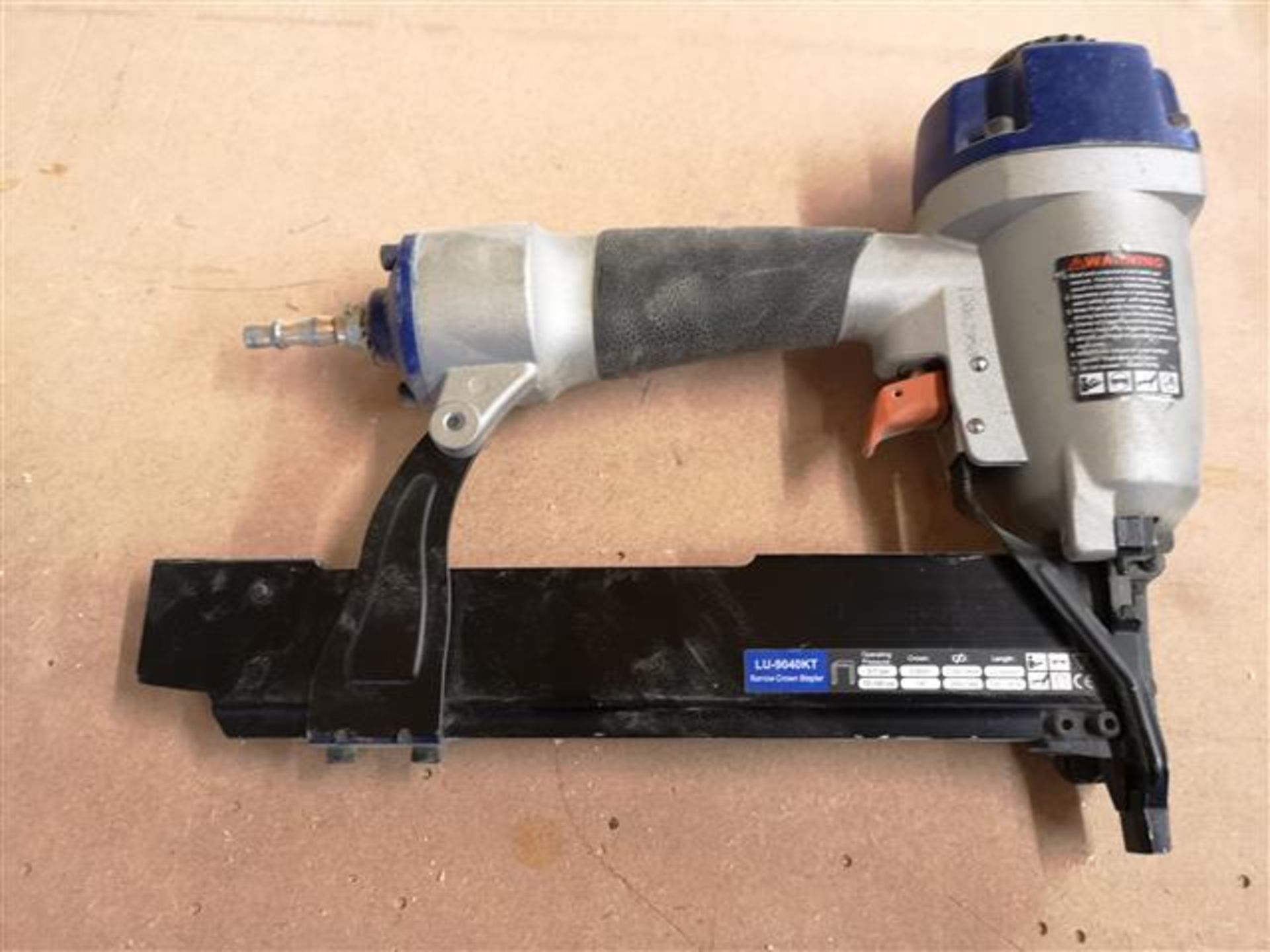 APACH LU-9040KT Industrial 18 Gauge Stapler - Image 2 of 4