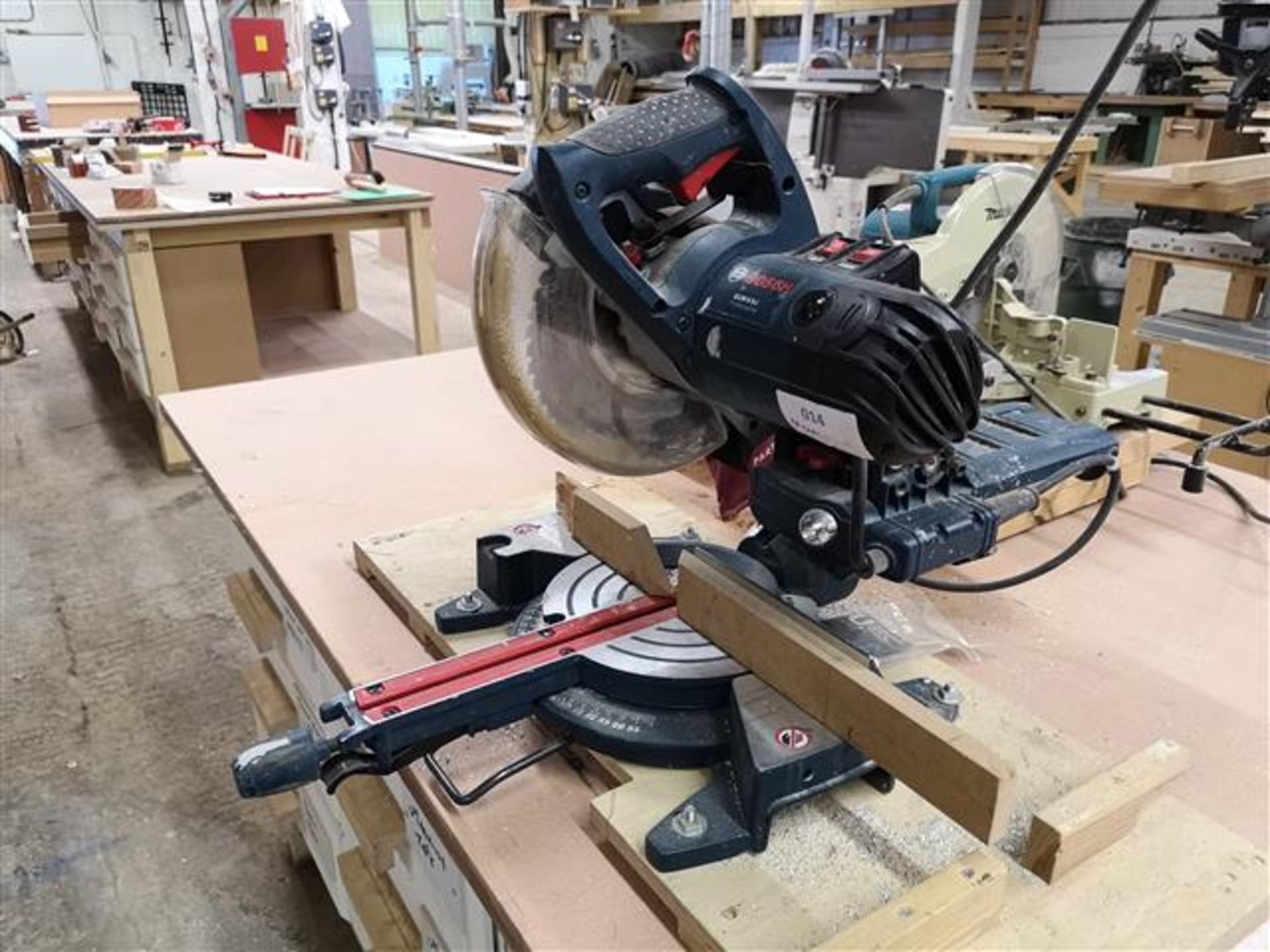 Bosch GCM 8SJ 8" Professional Sliding Mitre Saw 240v - Image 2 of 4