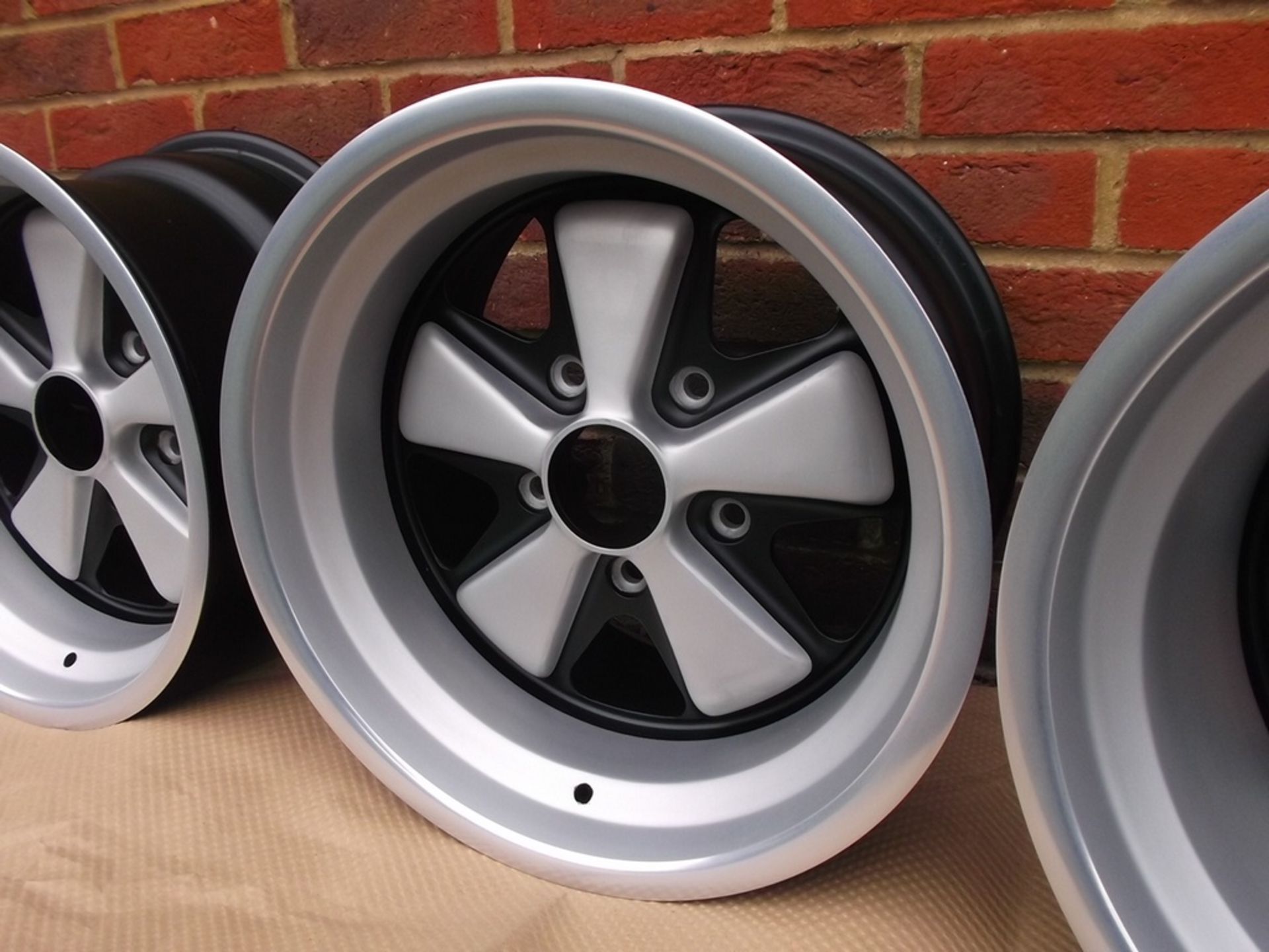 Porsche 911 Fuchs wheels - Image 6 of 6