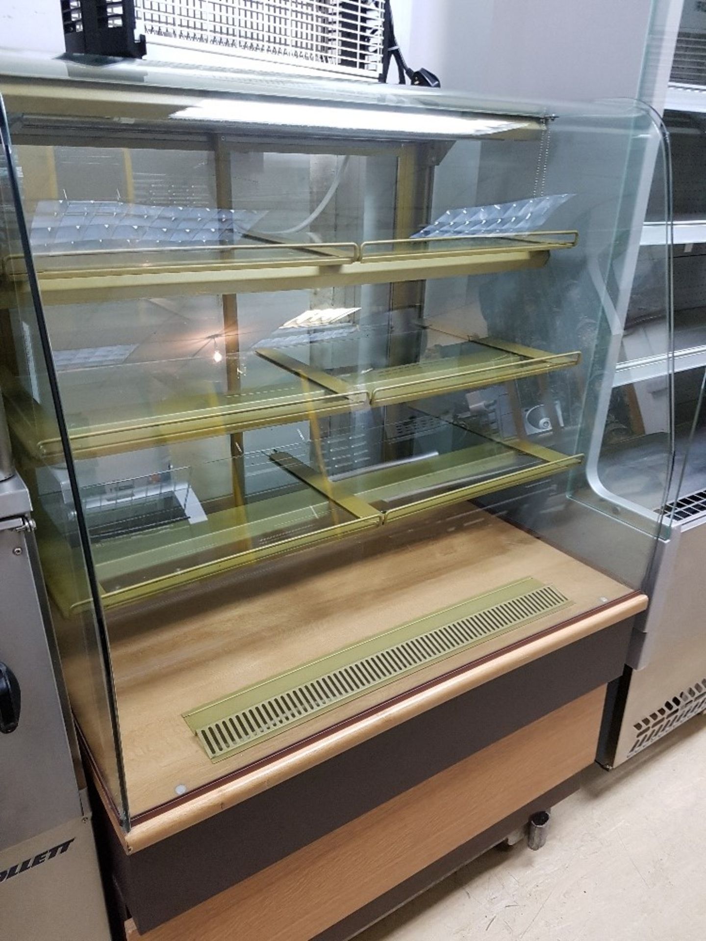 Trimco Refrigerated Patisserie Case - Curved Glass display with sliding doors to the back – 3