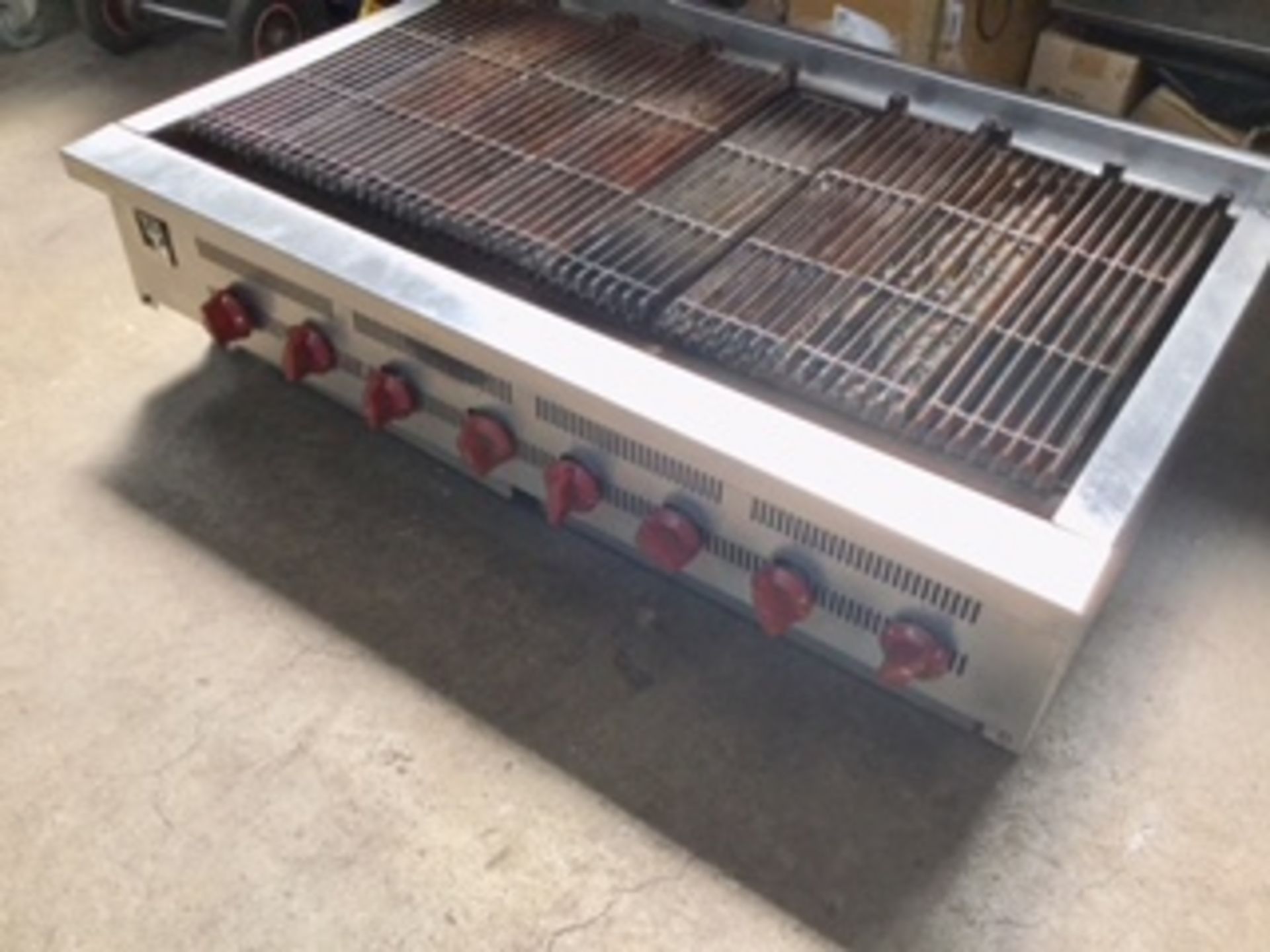 Wolf 8 Burner Gas Chargrill – NO VAT - Bild 2 aus 3