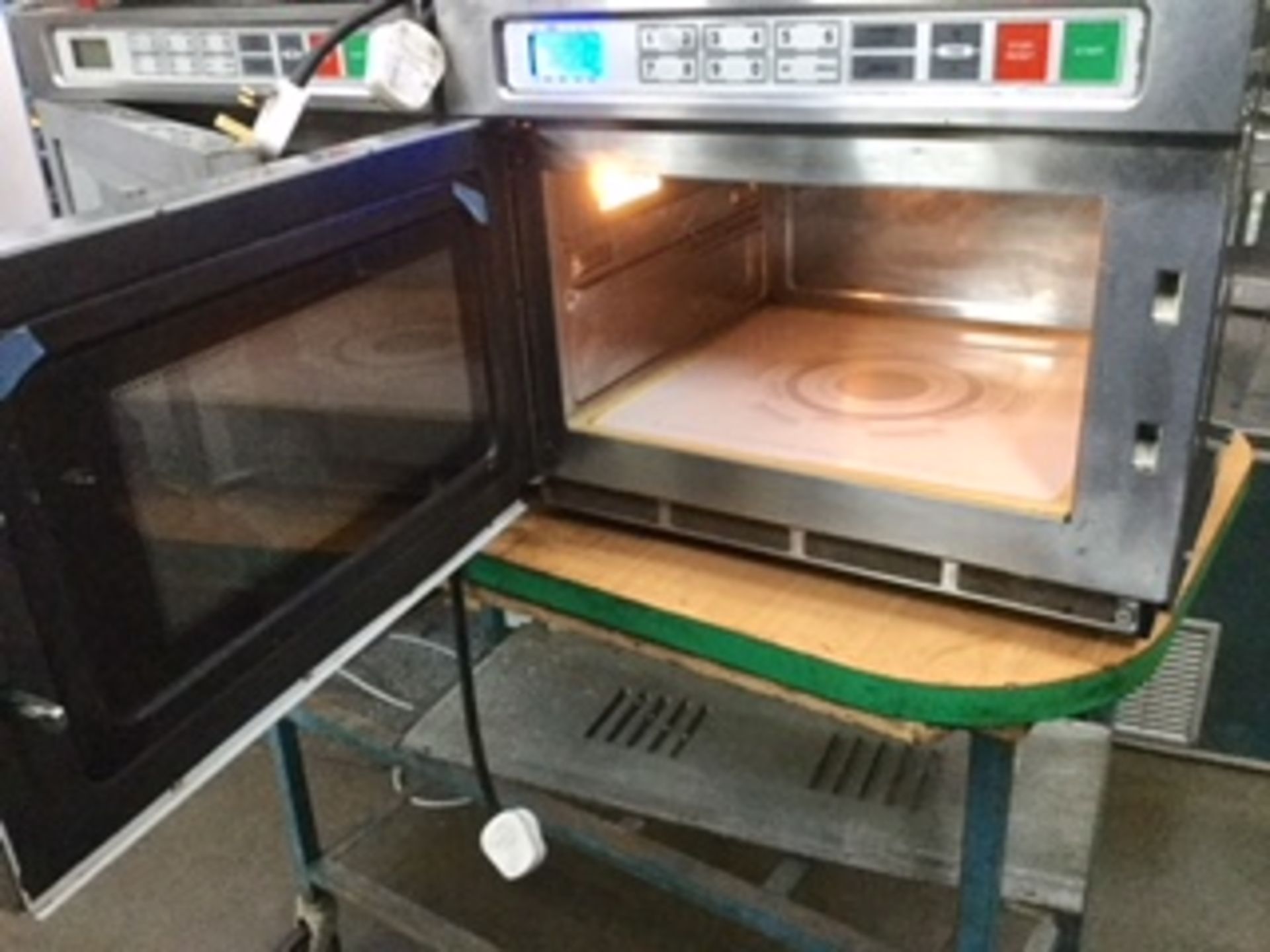 High Power Commercial Microwave – NO VAT - Image 2 of 2