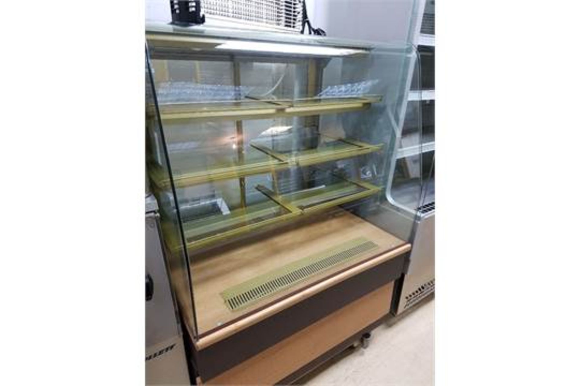 Trimco Refrigerated Patisserie Case - Curved Glass display with sliding doors to the back – 3