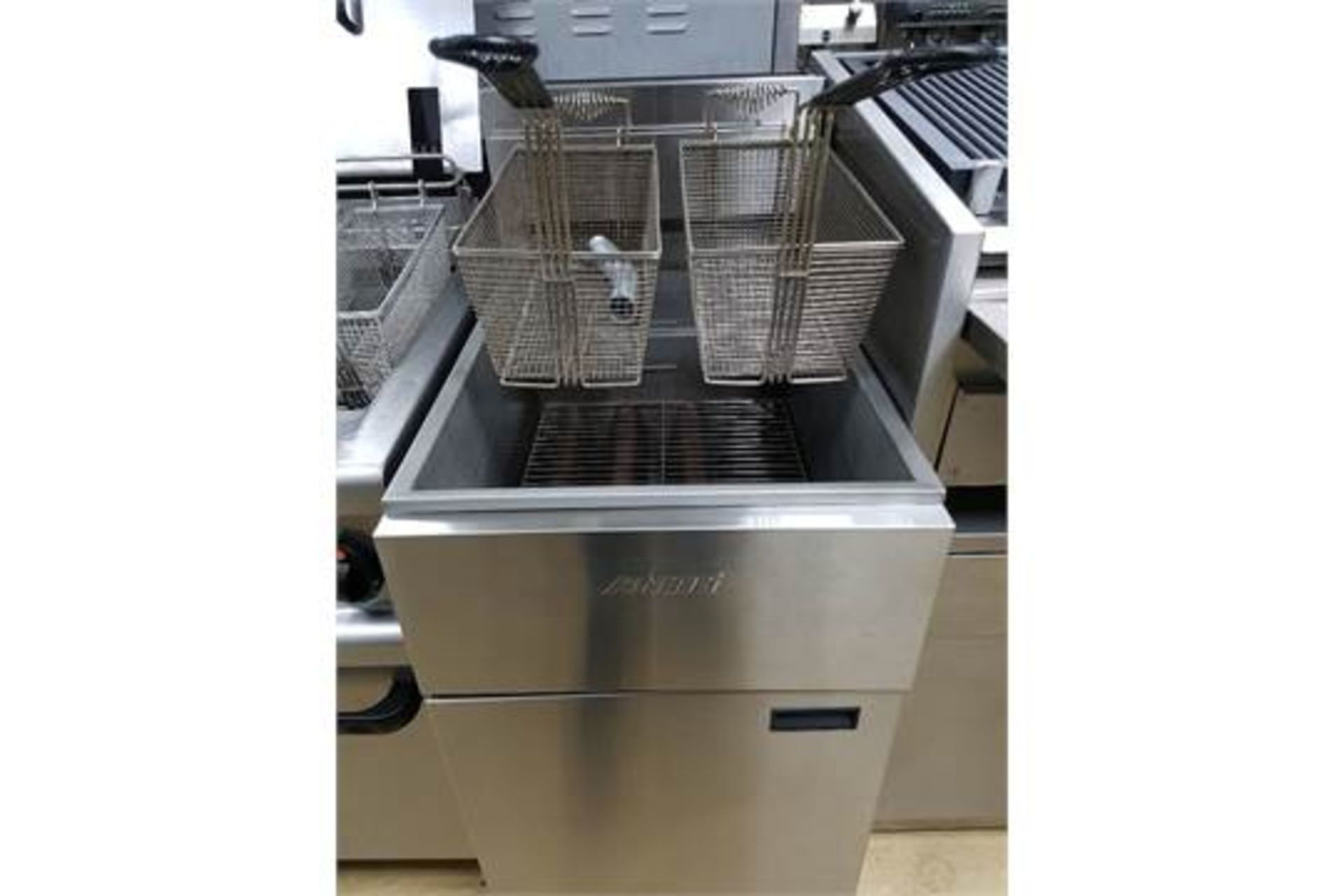 Antes Nat Gas Single Tank Fryer with 2 Large Baskets