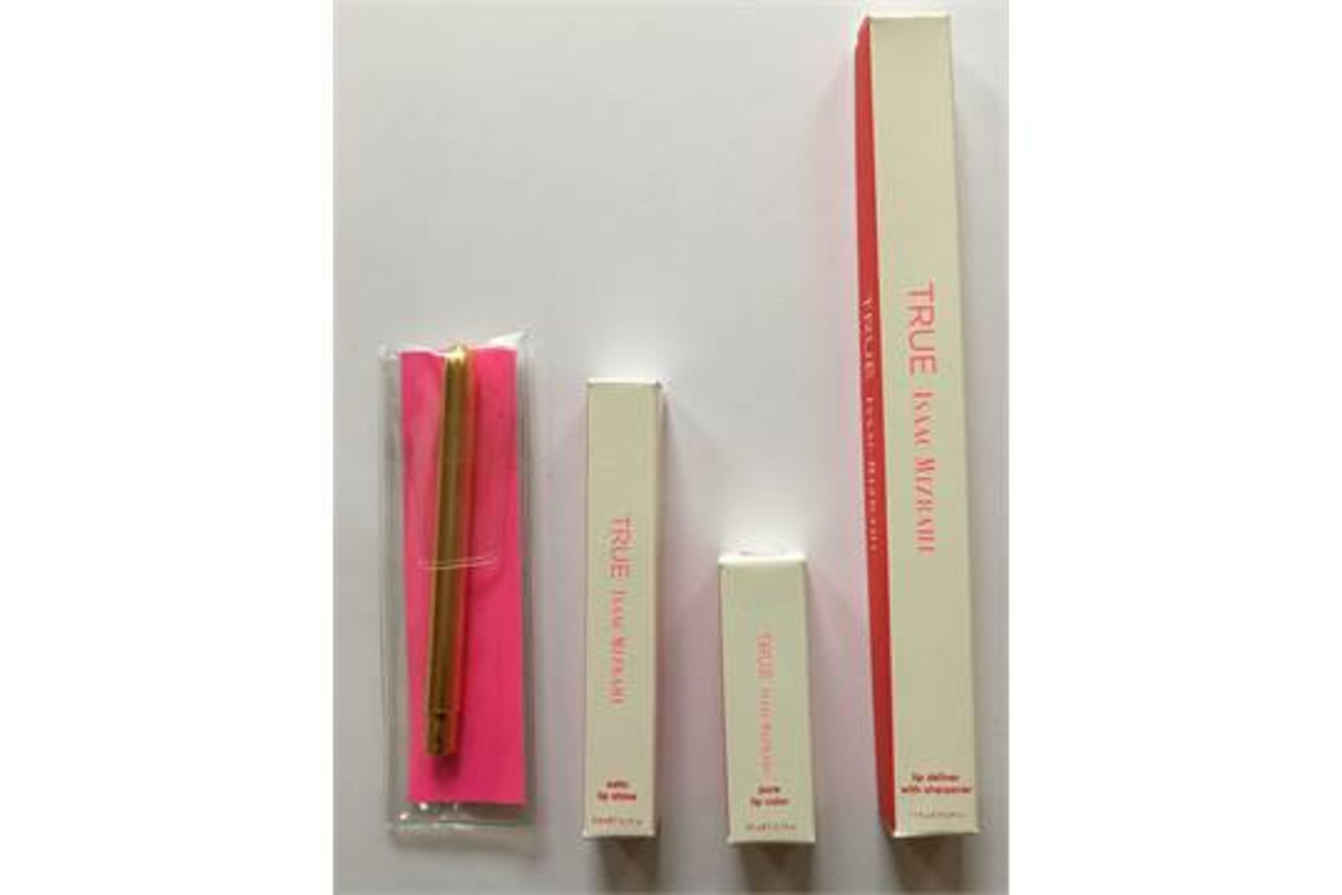 100 x True by Issac Mizrahi – 4 Gift Item Set RRP £60 per set Each set is individually packed in a