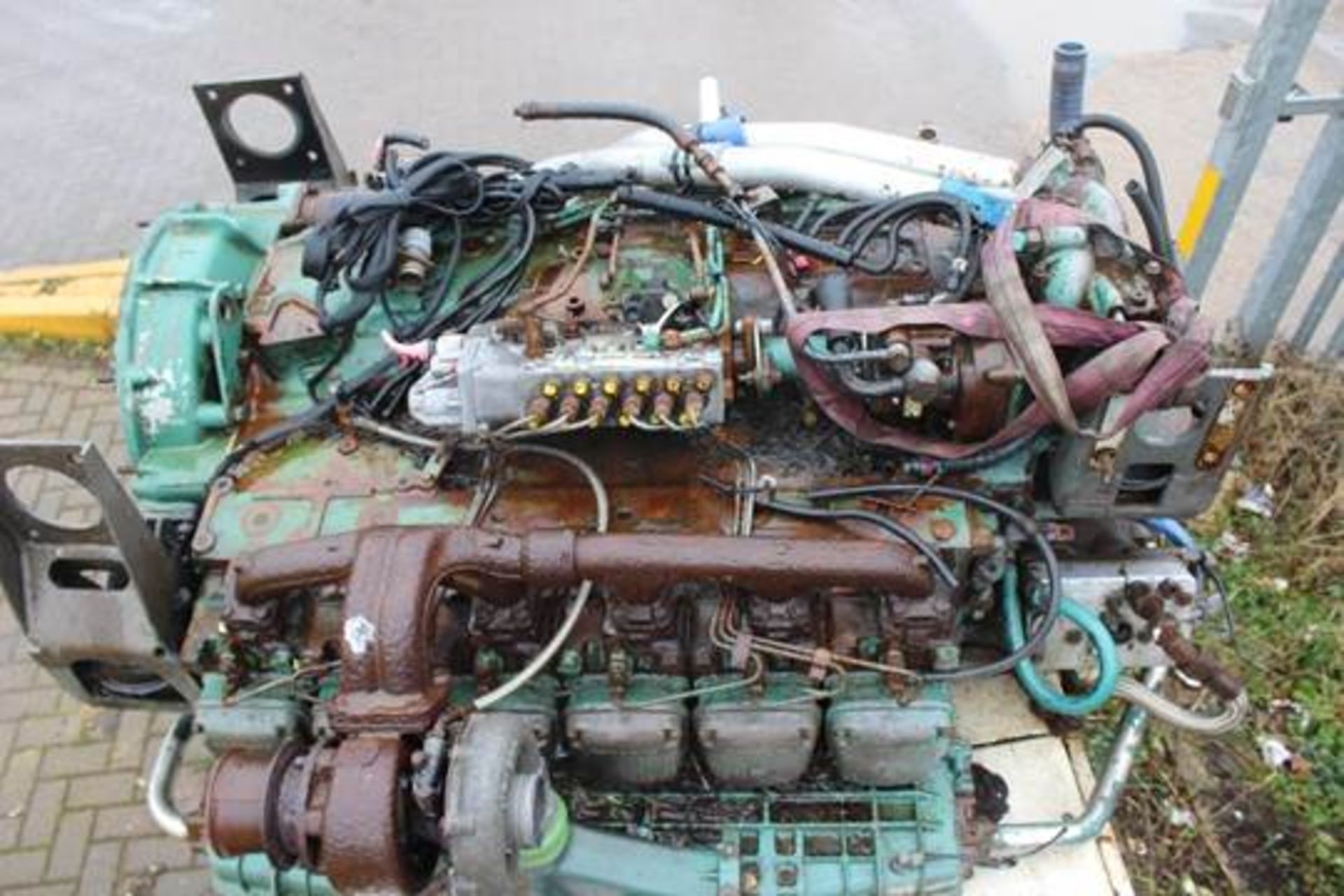 Volvo B10B Engine- good runner before taking out.   Sold as seen   Buyer to collect from - Image 4 of 4