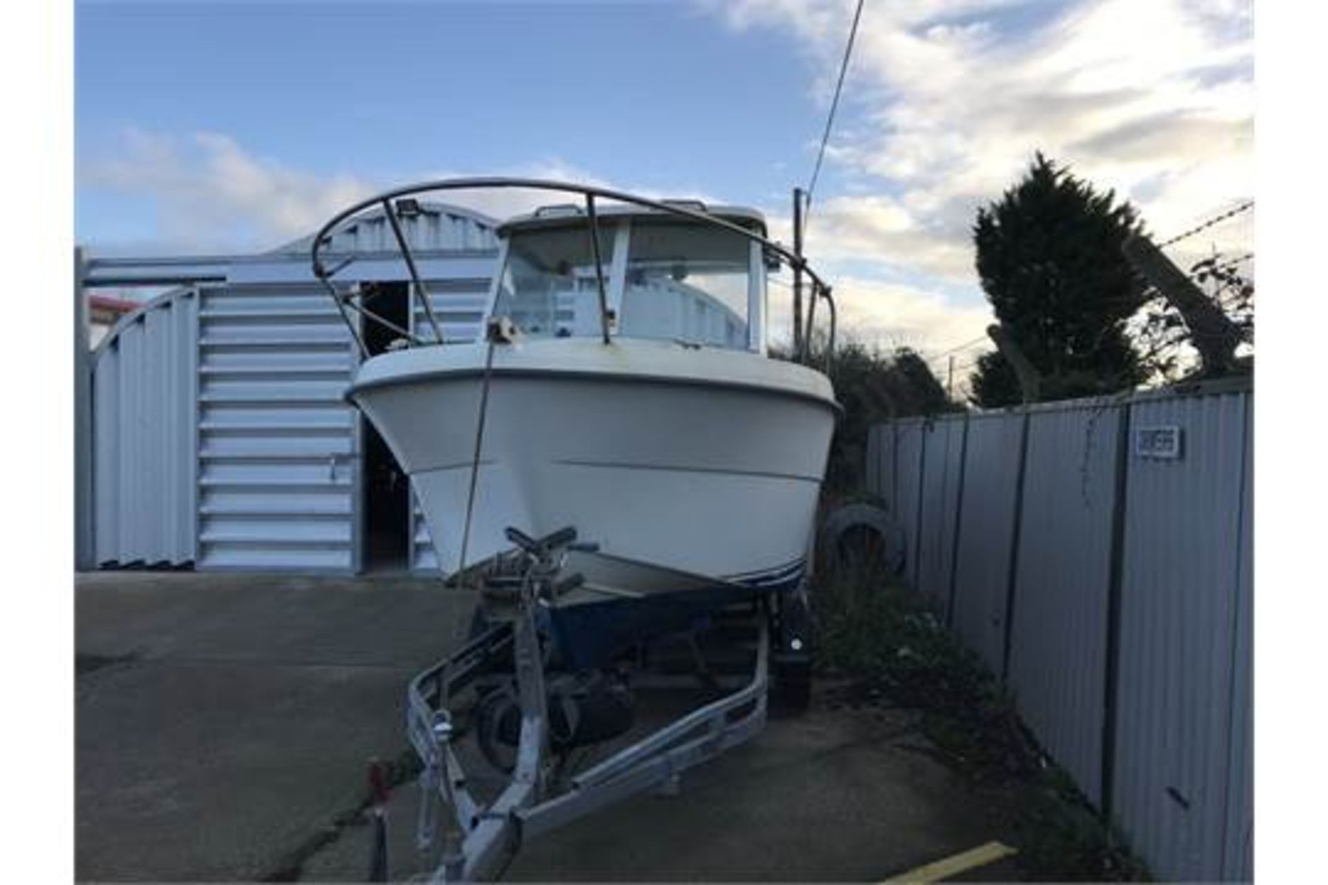 20 Foot Benetau Antares 600 Fishing / Leisure Boat Enclosed Cabin with Luxury Captains Seats   Front