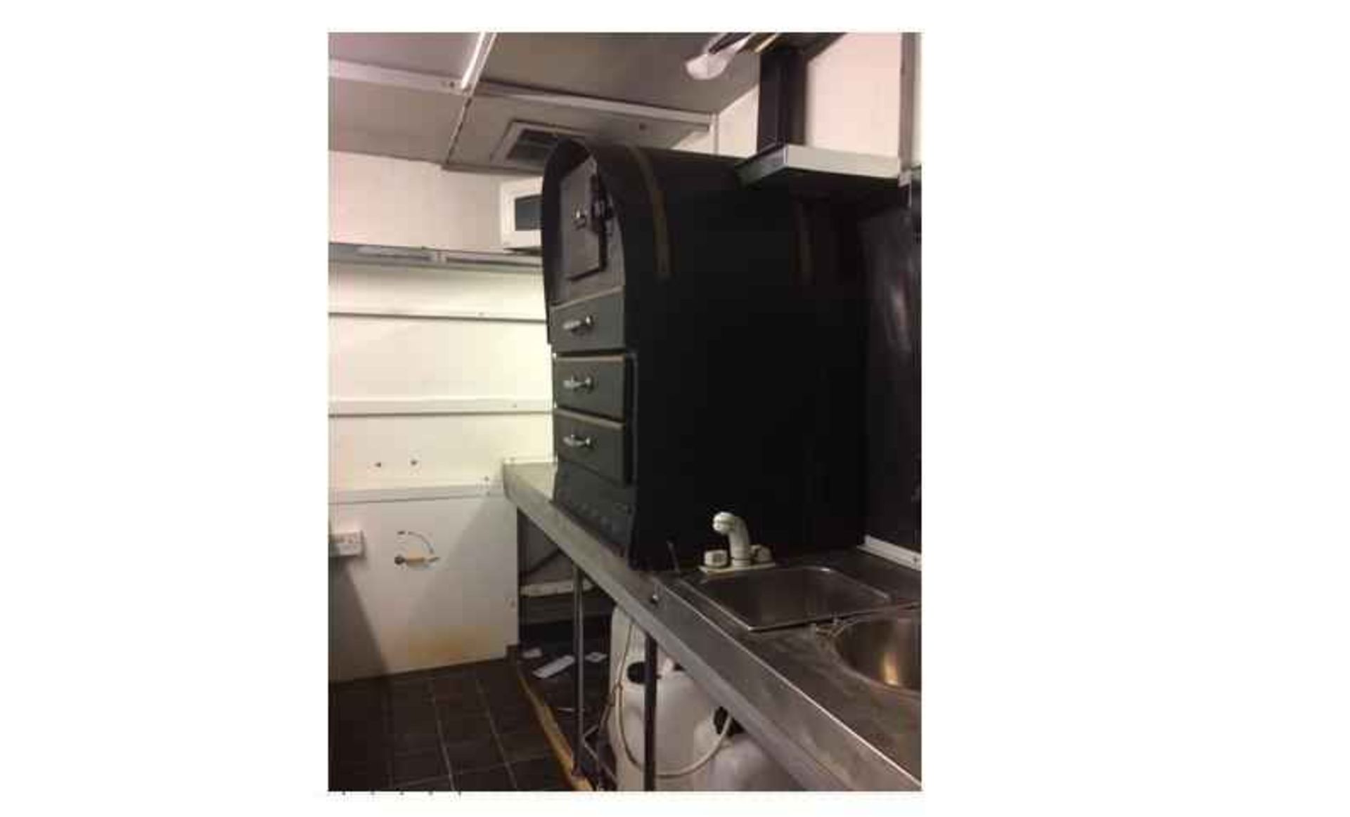 Baked Potato Trailer 8ft x 6ft – NO VAT This Trailer has not been used in a while so will need a - Image 3 of 9