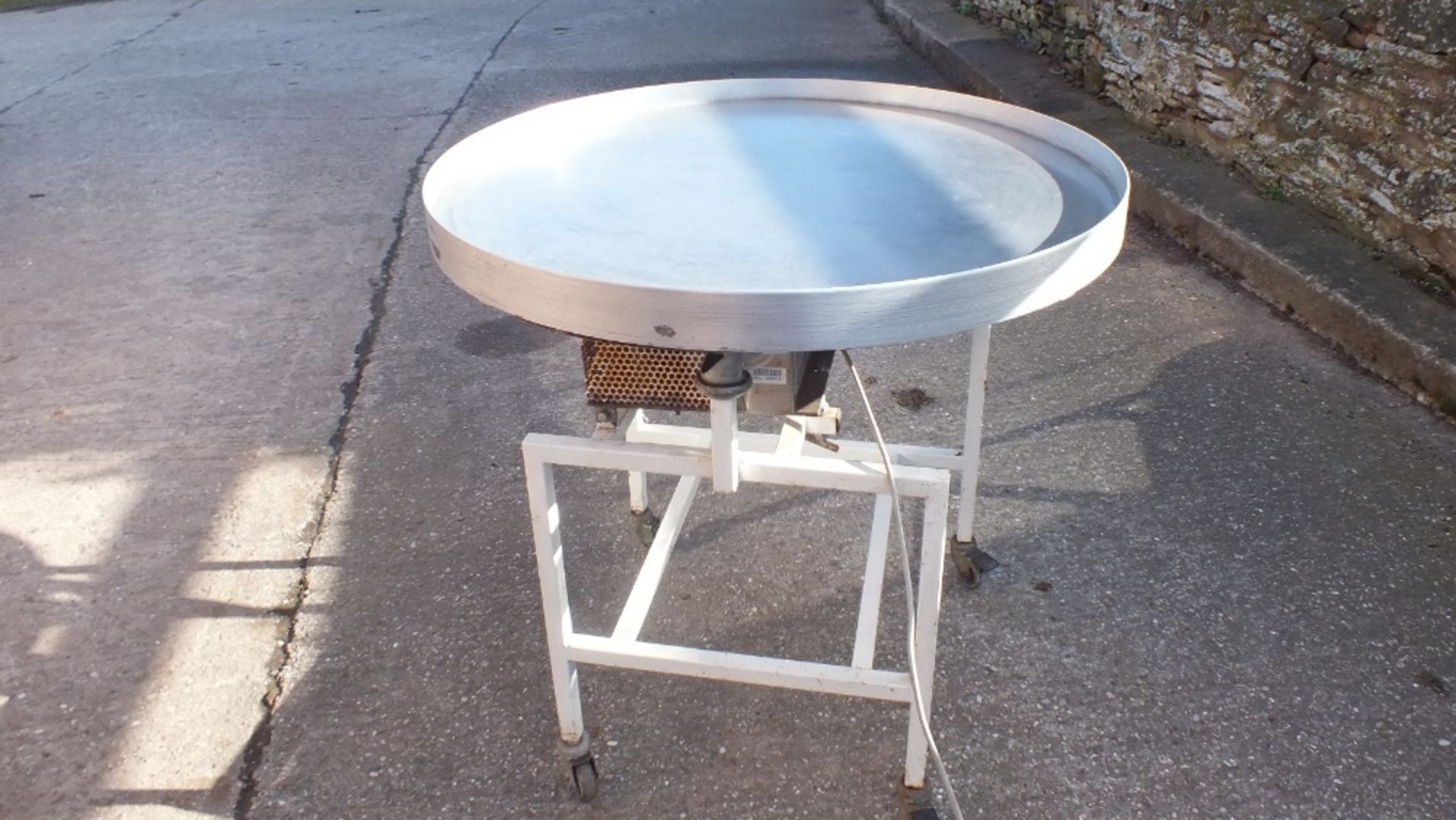 LAZY Susan Turn Table – 92cm Dia -1ph – Good Working Order Lift out charge £20 Buyer to collect from