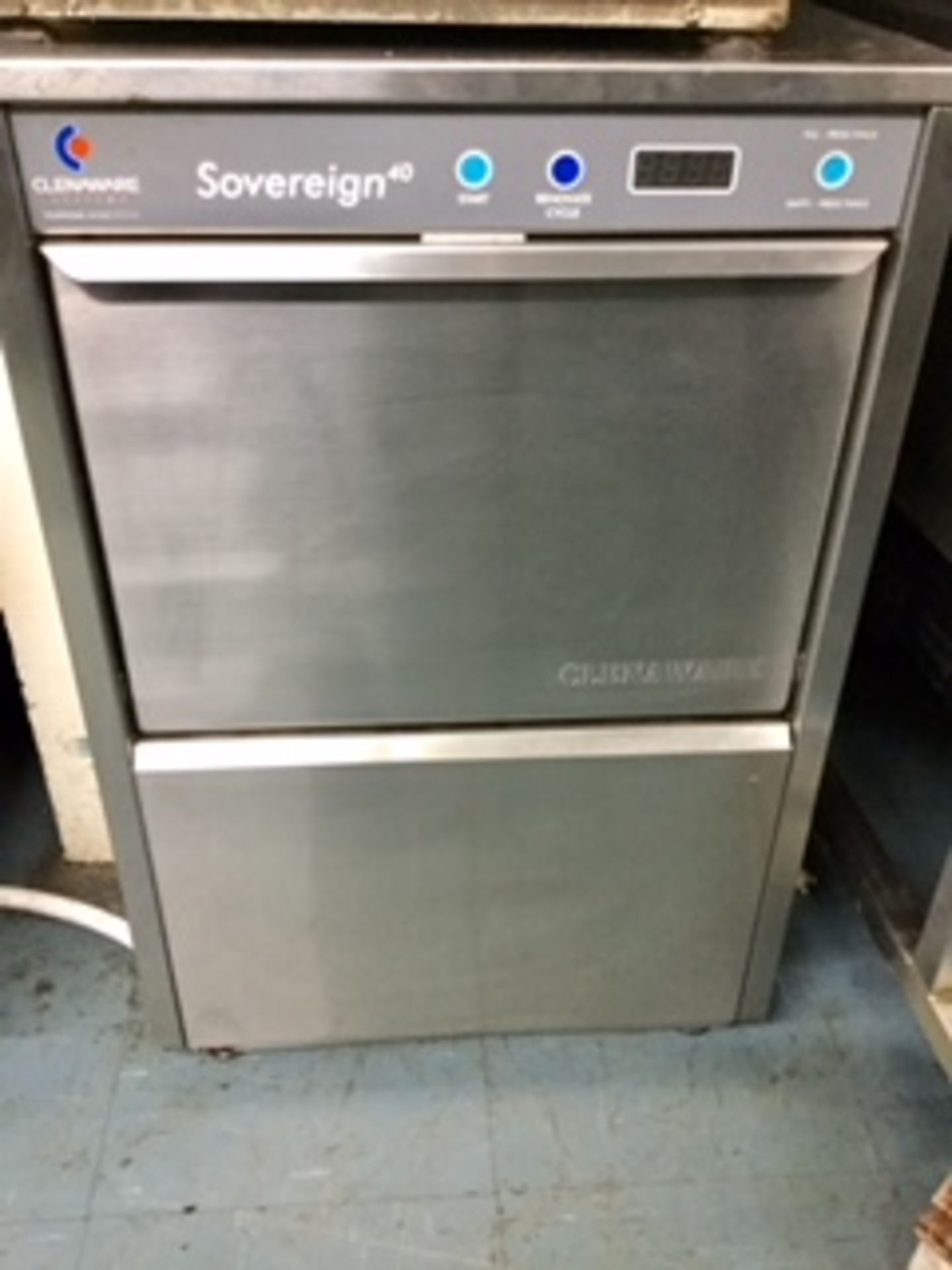 Clenaware Glasswasher – NO VAT