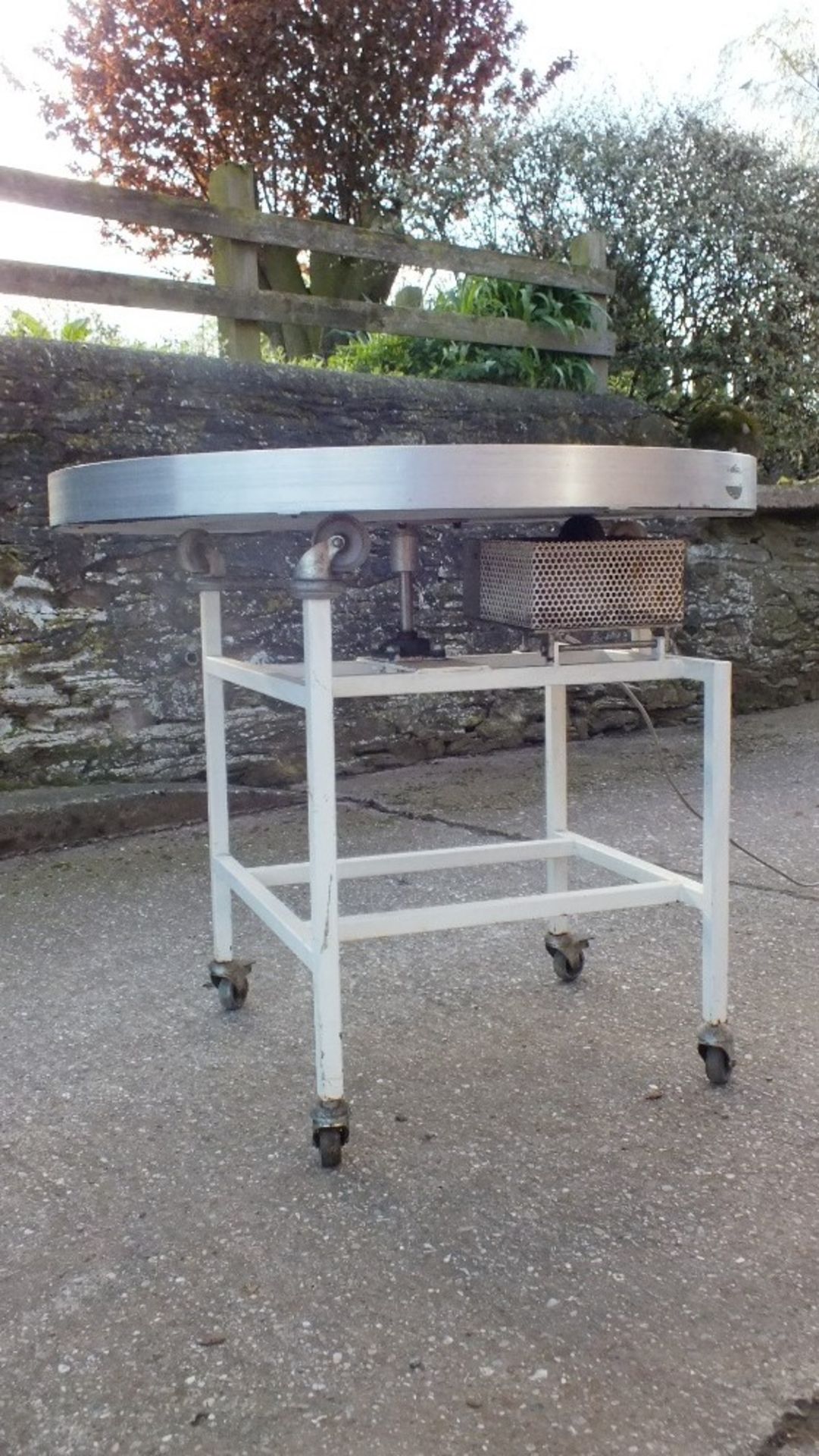 LAZY Susan Turn Table – 92cm Dia -1ph – Good Working Order Lift out charge £20 Buyer to collect from - Image 2 of 3