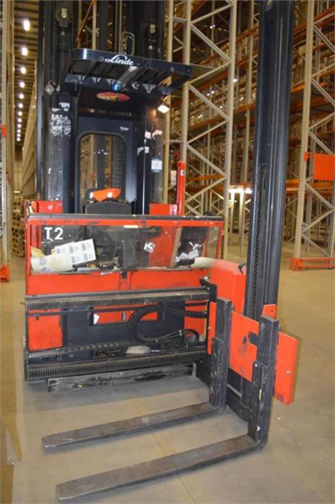 2010 Linde Electric Fork Lift Truck – Type K 1250kg Very narrow aisle electric high level order - Image 2 of 7