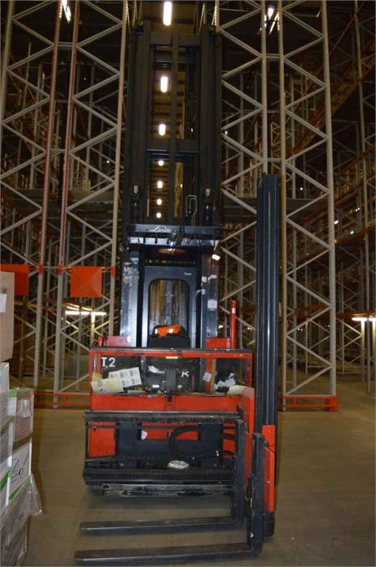 2010 Linde Electric Fork Lift Truck – Type K 1250kg Very narrow aisle electric high level order - Image 7 of 7