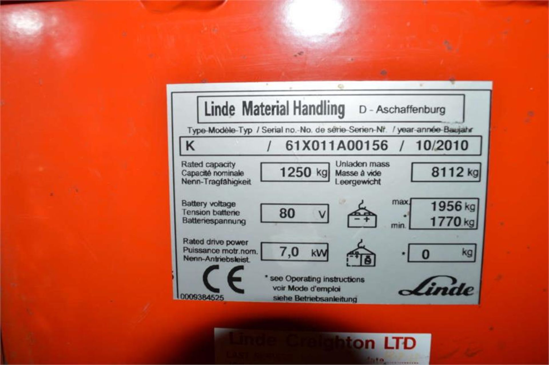 2010 Linde Electric Fork Lift Truck – Type K 1250kg Very narrow aisle electric high level order - Image 3 of 7