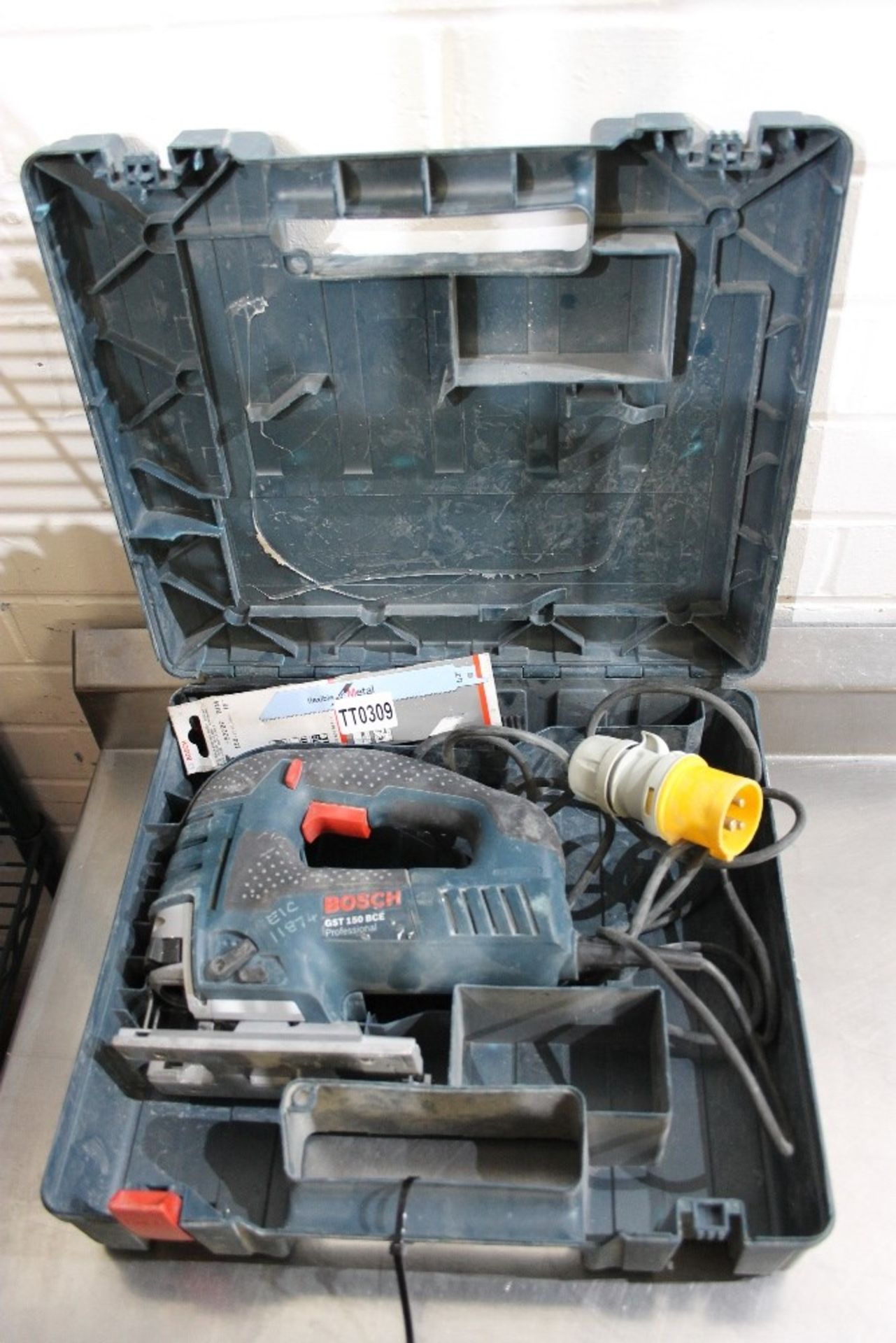 Bosch JigSaw GST 150 BCE -with 3 pin plug + blade & case - Image 3 of 3