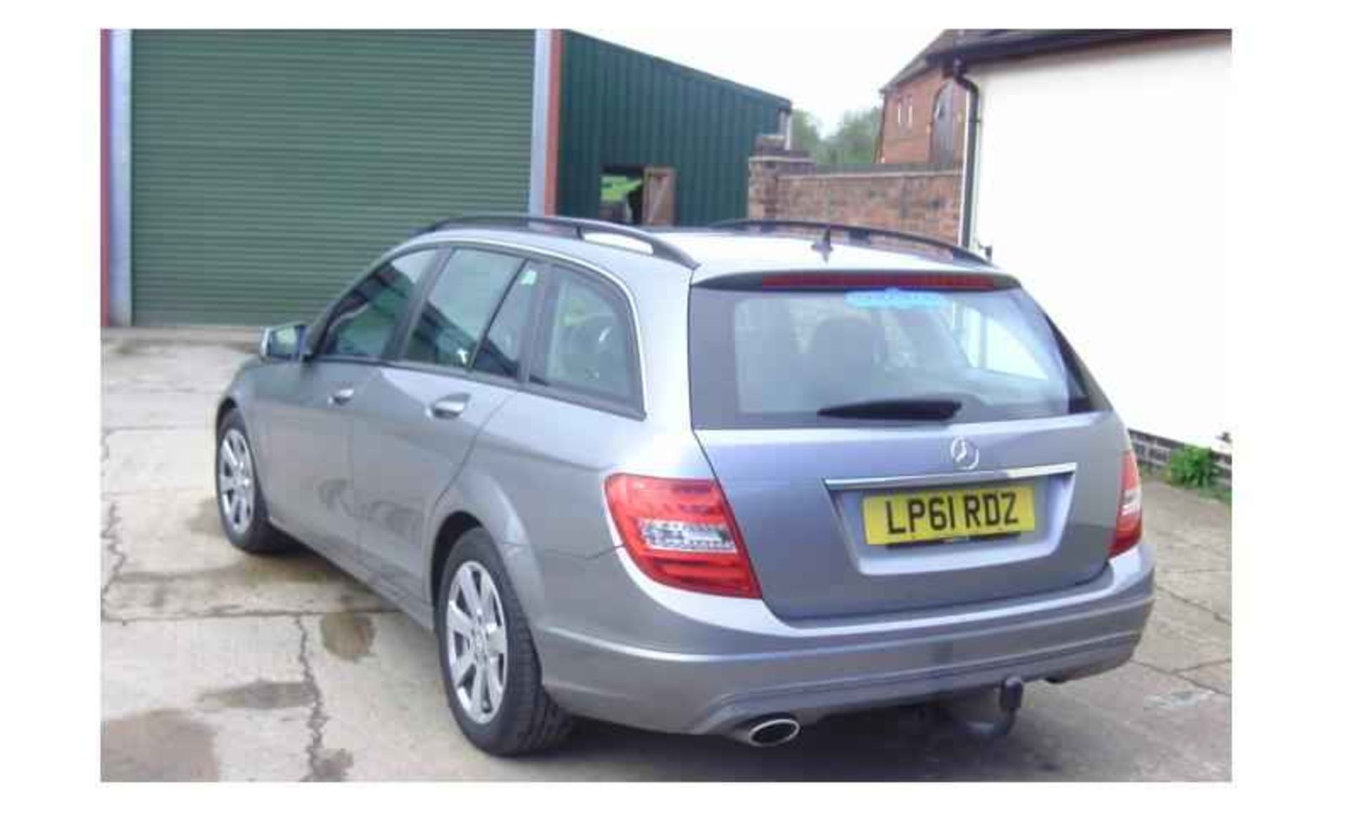 2012 Mercedes Benz C220 Blue Efficiency Auto Diesel Estate in Silver – Lady Owner Mileage: 93,000 - Image 4 of 9