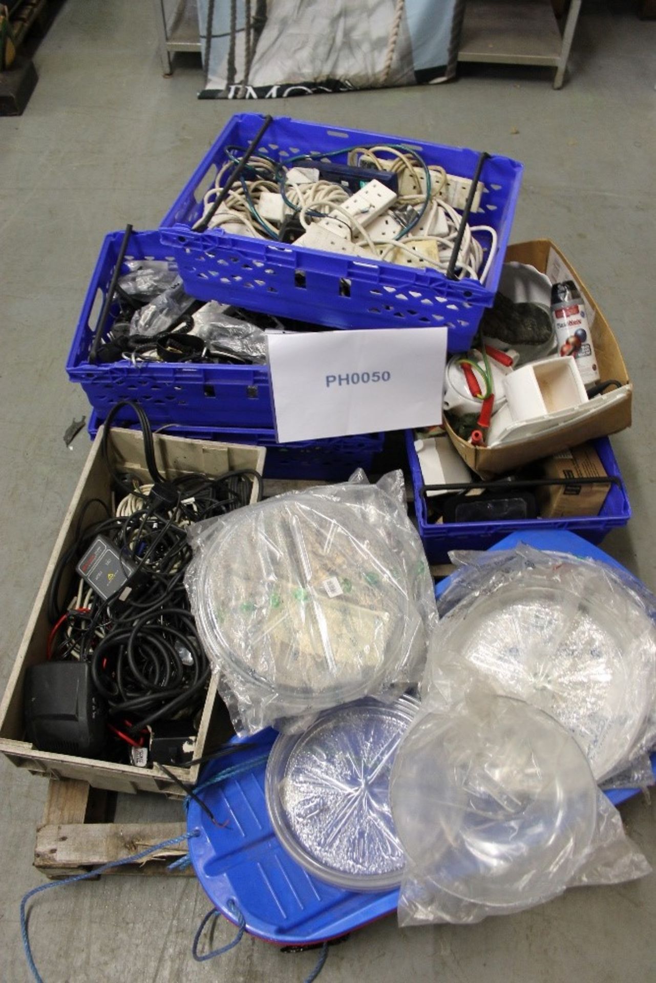 Mixed pallet of items : Electrical Plugs , White Crockery , Plastic Bowls & Children Sledges - Image 2 of 2