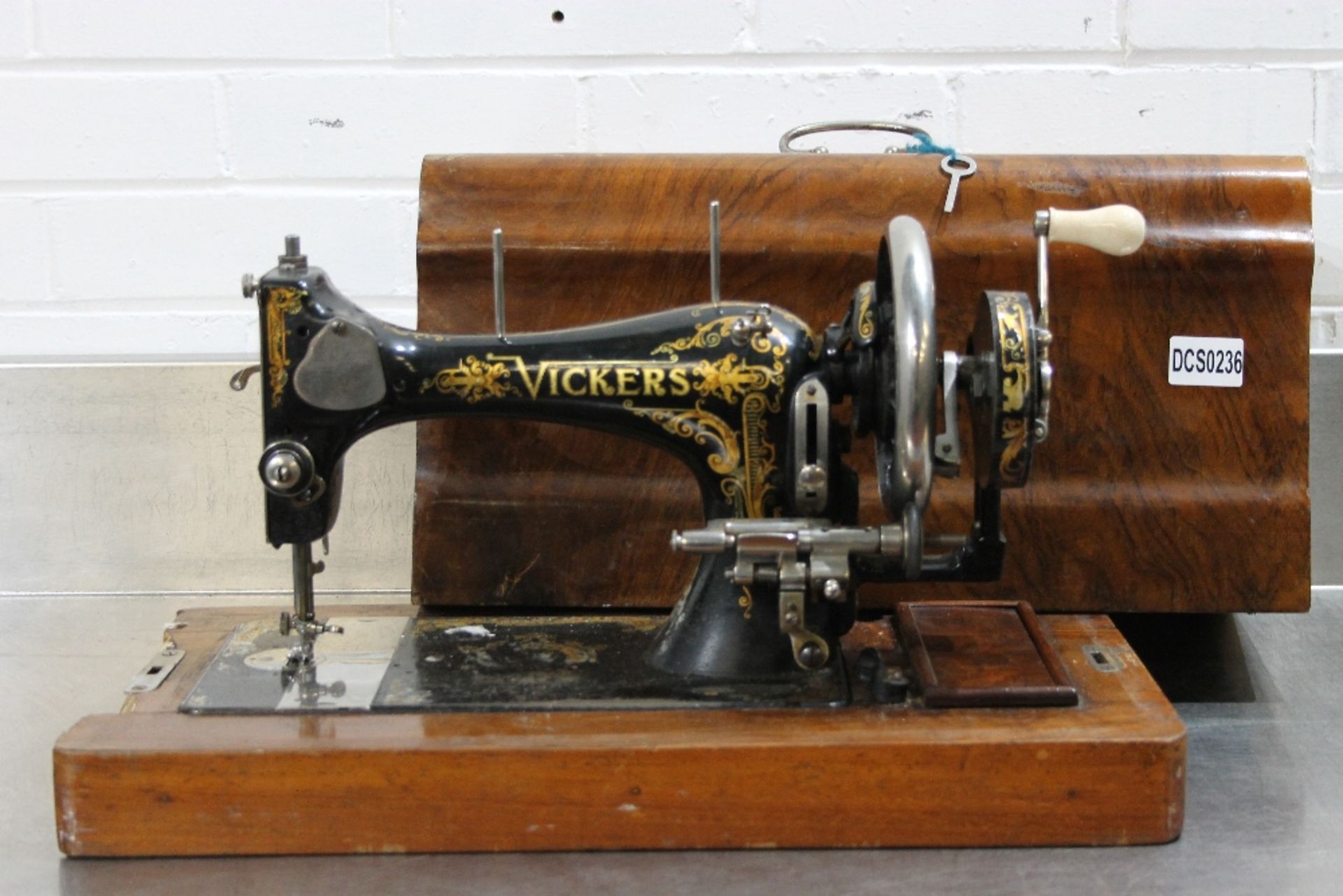 Vickers Vintage Sewing Machine with Wooden case & Key – NO VAT