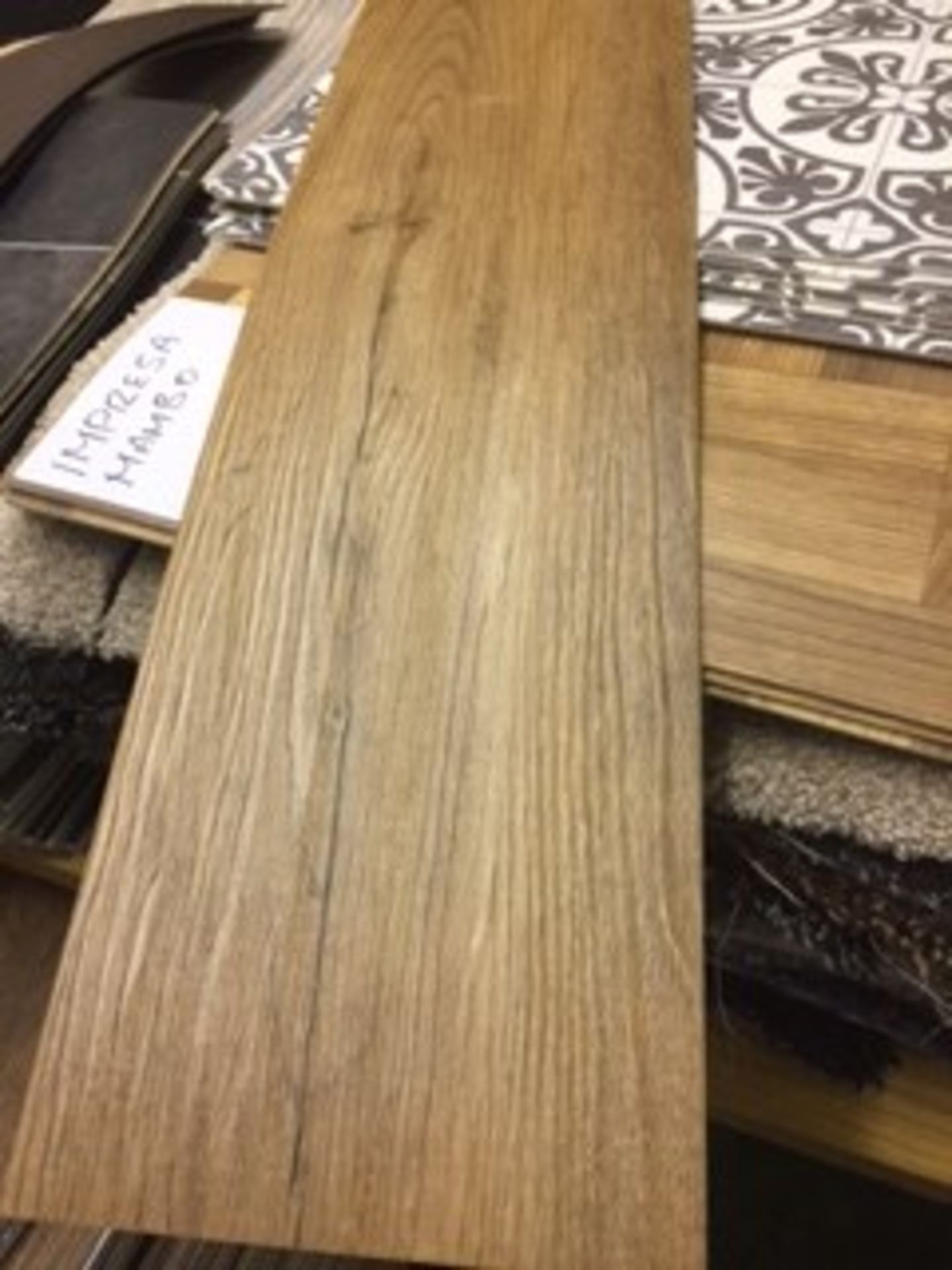 Polyflor Expona Natural Oak Wide Plank – NO VAT 20.04m2 per lot (6 boxes) – RRP £1,170       Buyer