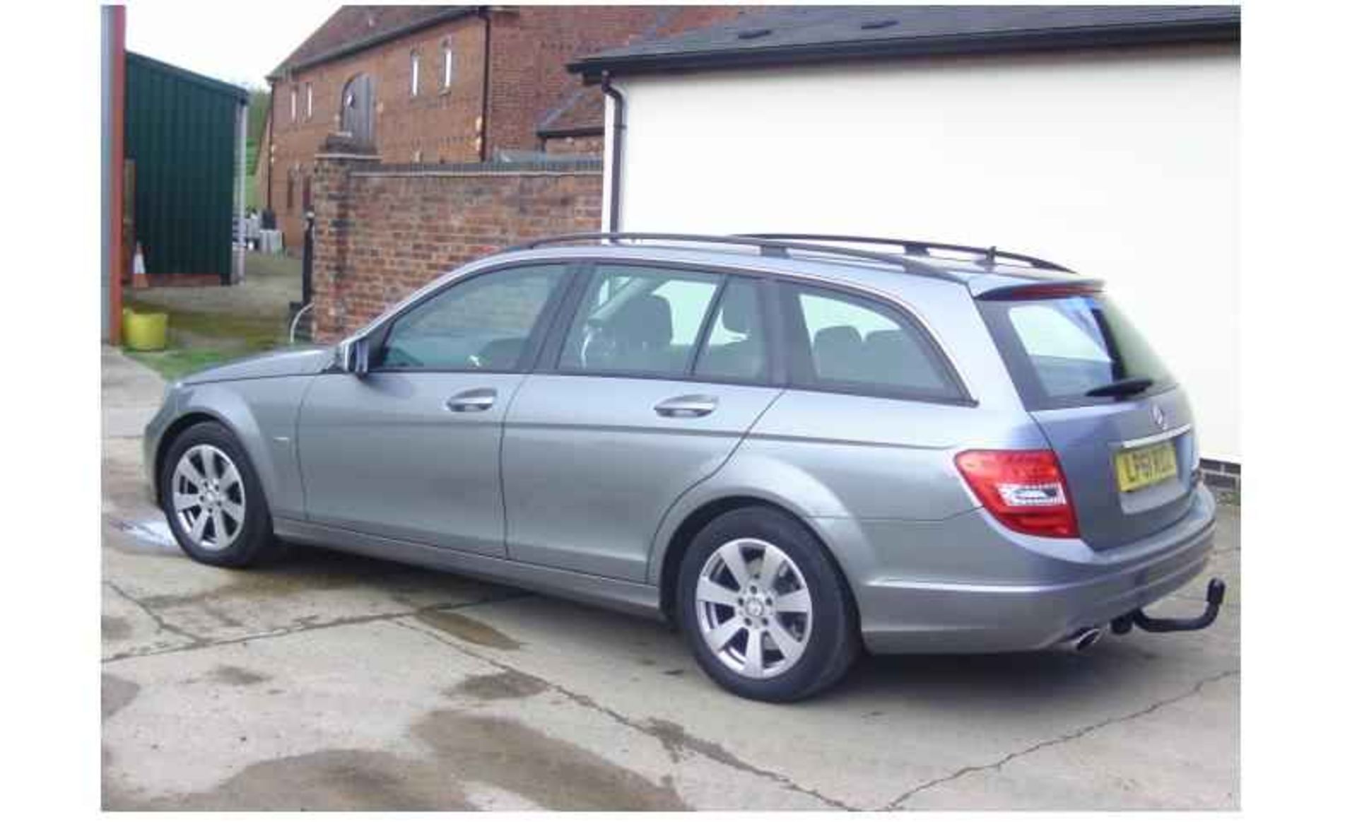 2012 Mercedes Benz C220 Blue Efficiency Auto Diesel Estate in Silver – Lady Owner Mileage: 93,000 - Image 3 of 9