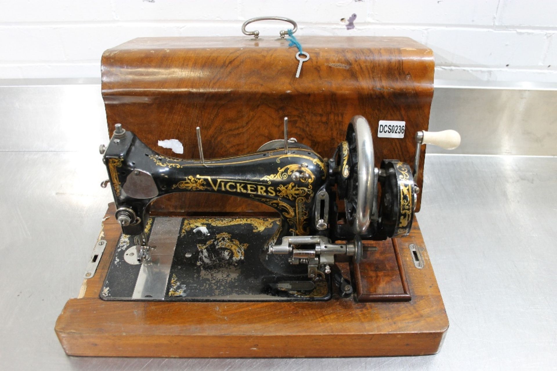 Vickers Vintage Sewing Machine with Wooden case & Key – NO VAT - Image 2 of 2