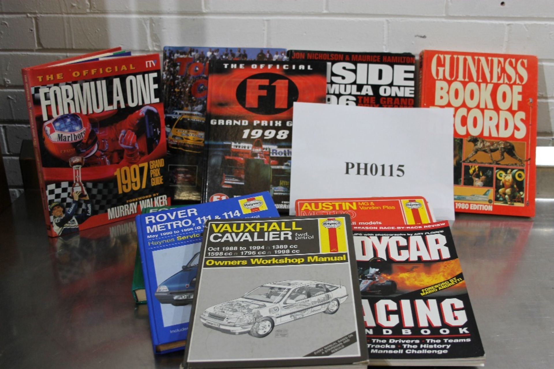 Quantity Racing Books F1, Indycar , Touring Car , Guinness Book of Records 1980 and a selection of