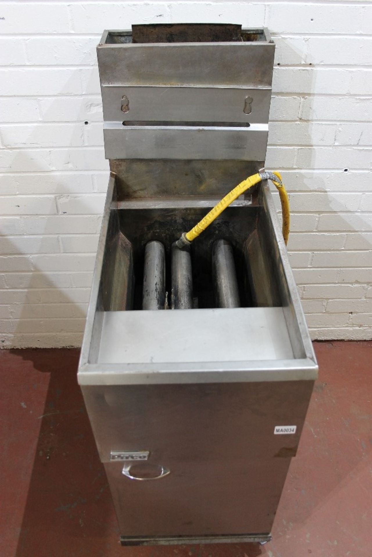 Pitco Single Tank Gas Fryer – No Baskets – as found   NO VAT - Image 2 of 3
