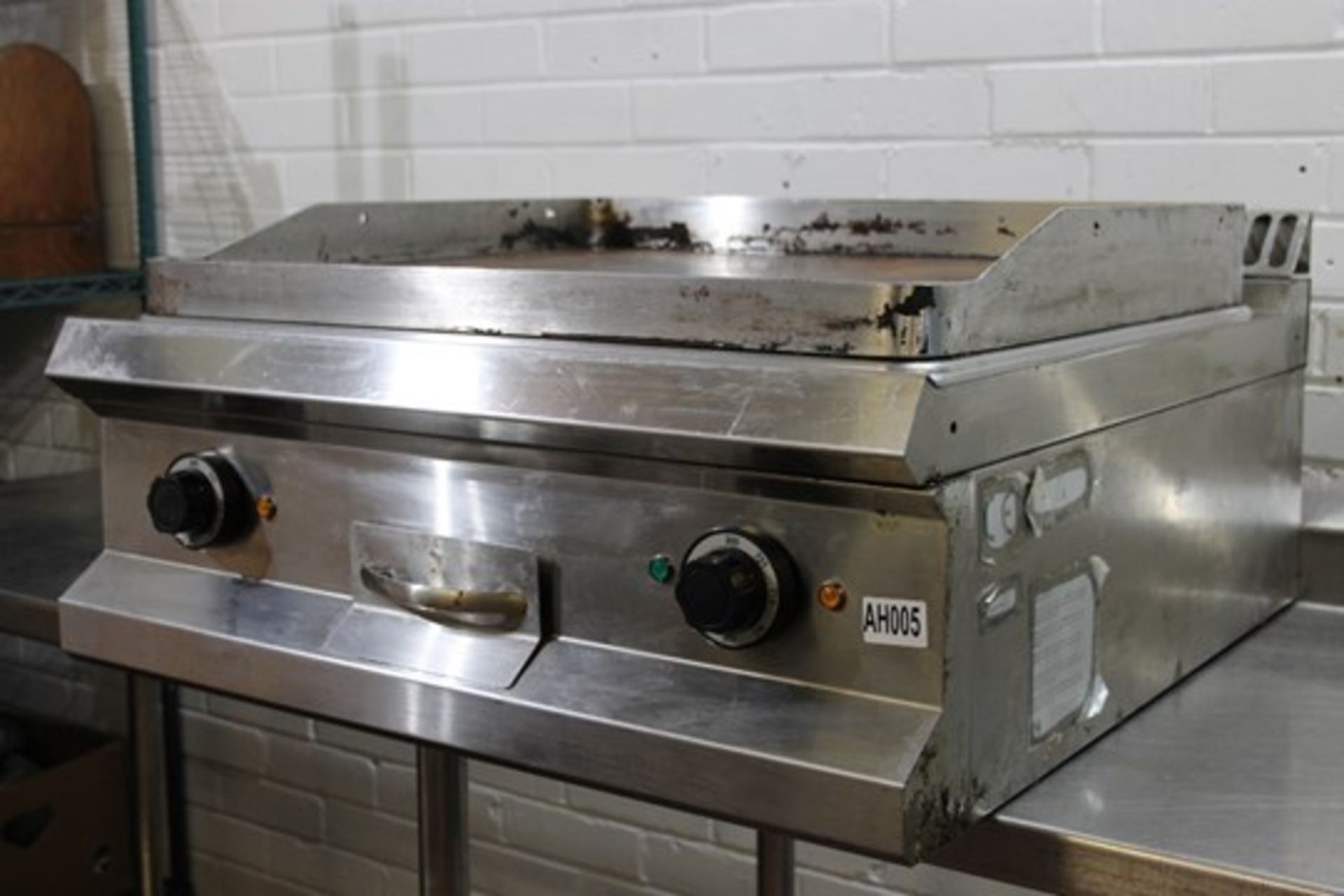 Large Hobart Electric Griddle – Model HEFT777L – 5ph - NO VAT - Image 2 of 3