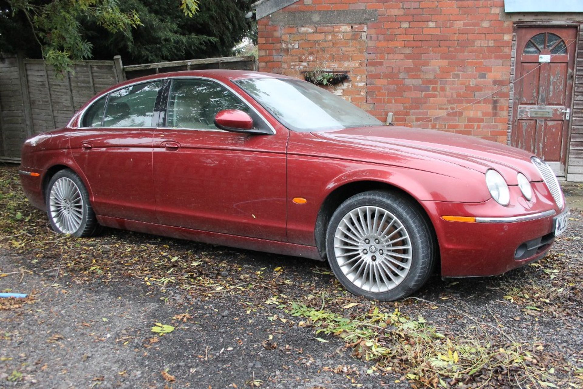 Jaguar S Type – Maroon – 5Dr – Automatic – NON-RUNNER – Reg: ML06 YXS Mileage: 95,000 MOT: Expired - Image 4 of 9