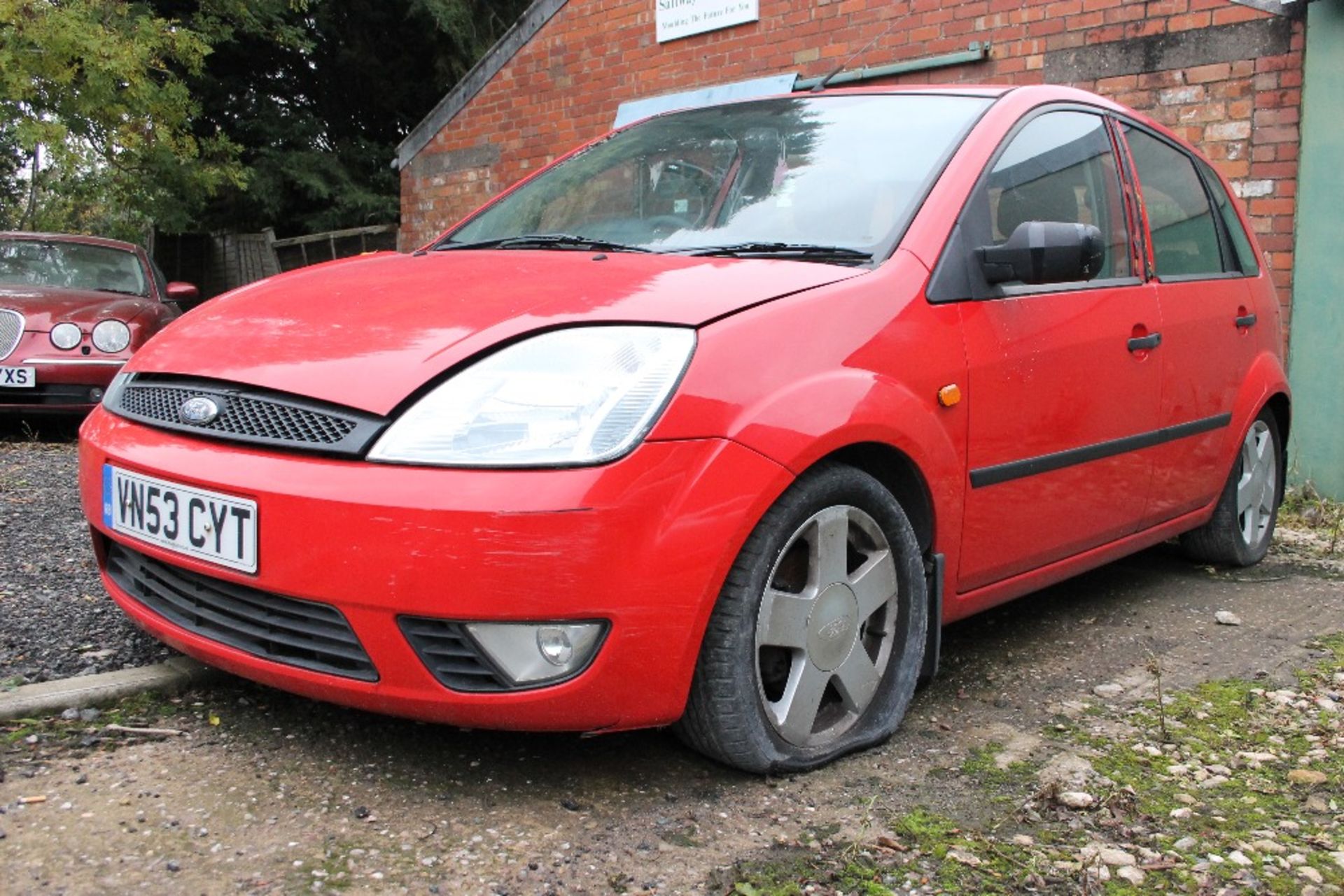 Ford Fiesta 5 Dr Red – Manual – Runner – Reg: VN53 CYT Mileage: 140,000 MOT: Expired 23/03/2018