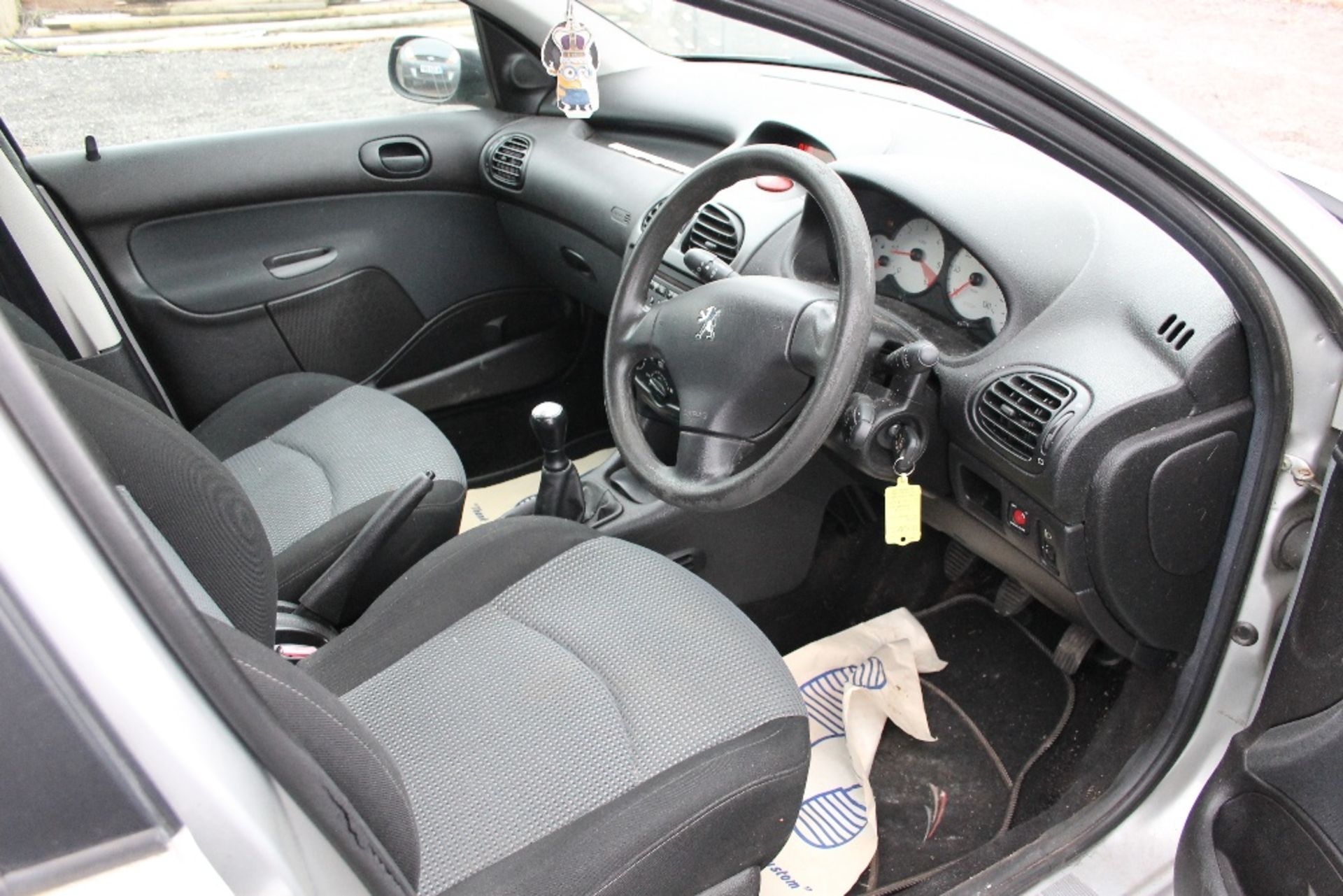 Peugeot 206 HDi 5 Dr Silver – Manual – Runner - Reg: DC04 FXH Mileage: 54,557 MOT: Expires 12/12/ - Image 7 of 8