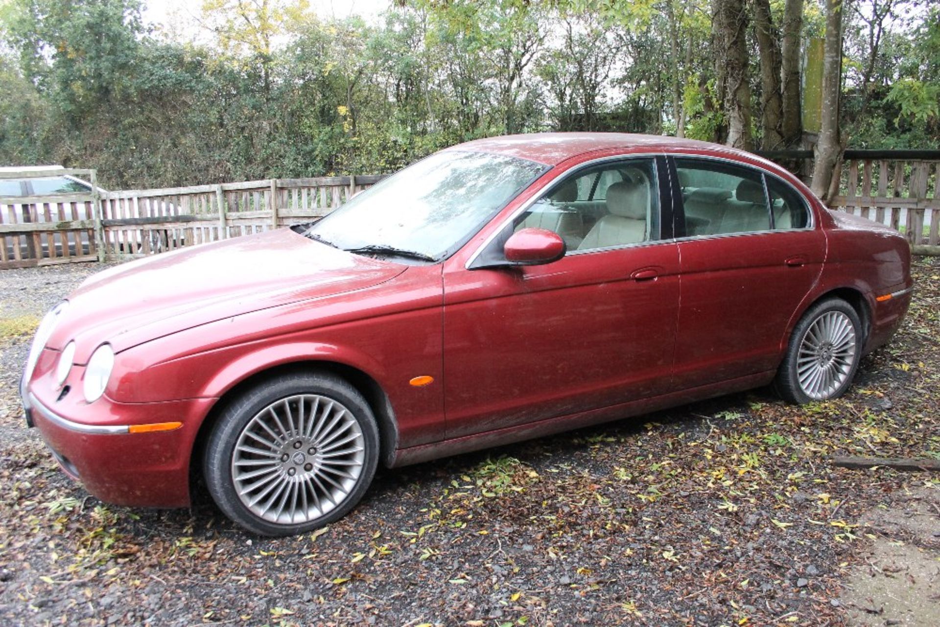 Jaguar S Type – Maroon – 5Dr – Automatic – NON-RUNNER – Reg: ML06 YXS Mileage: 95,000 MOT: Expired