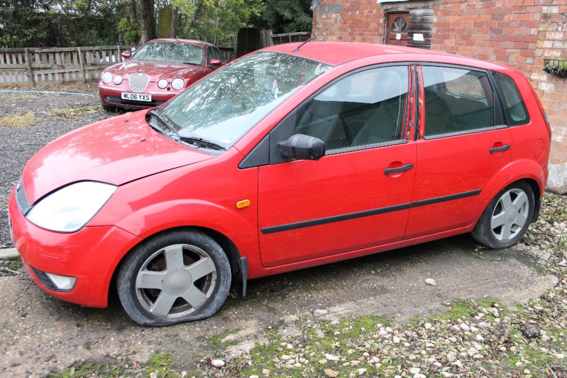 Ford Fiesta 5 Dr Red – Manual – Runner – Reg: VN53 CYT Mileage: 140,000 MOT: Expired 23/03/2018 - Image 3 of 9