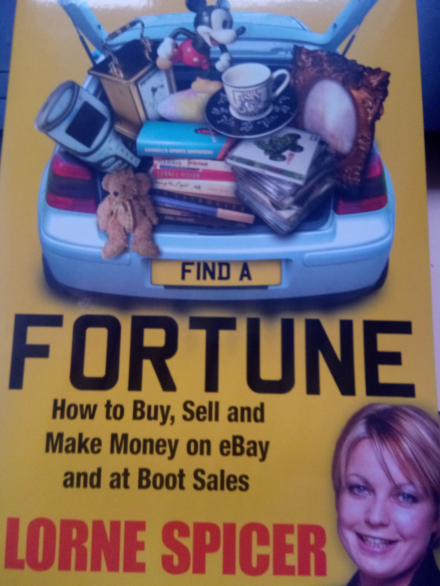 Box of 32 Books – Find a Fortune by TV personality Lorne Spicer – RRP £12.99 – NO VAT