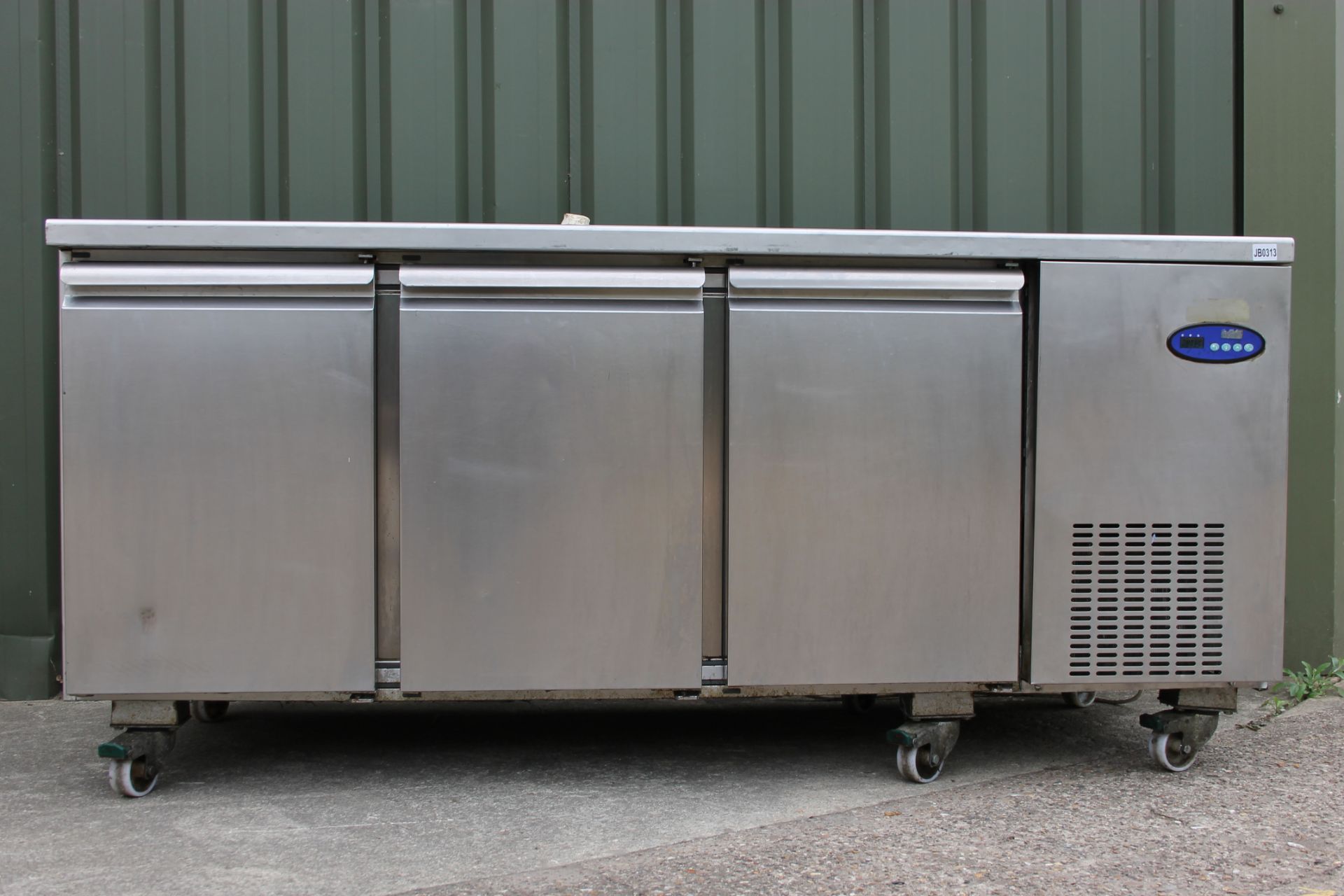 LTH Three Door Stainless Steel Bench Freezer – PHZ3/1R-1R-1R only 3 shelves - Image 2 of 3