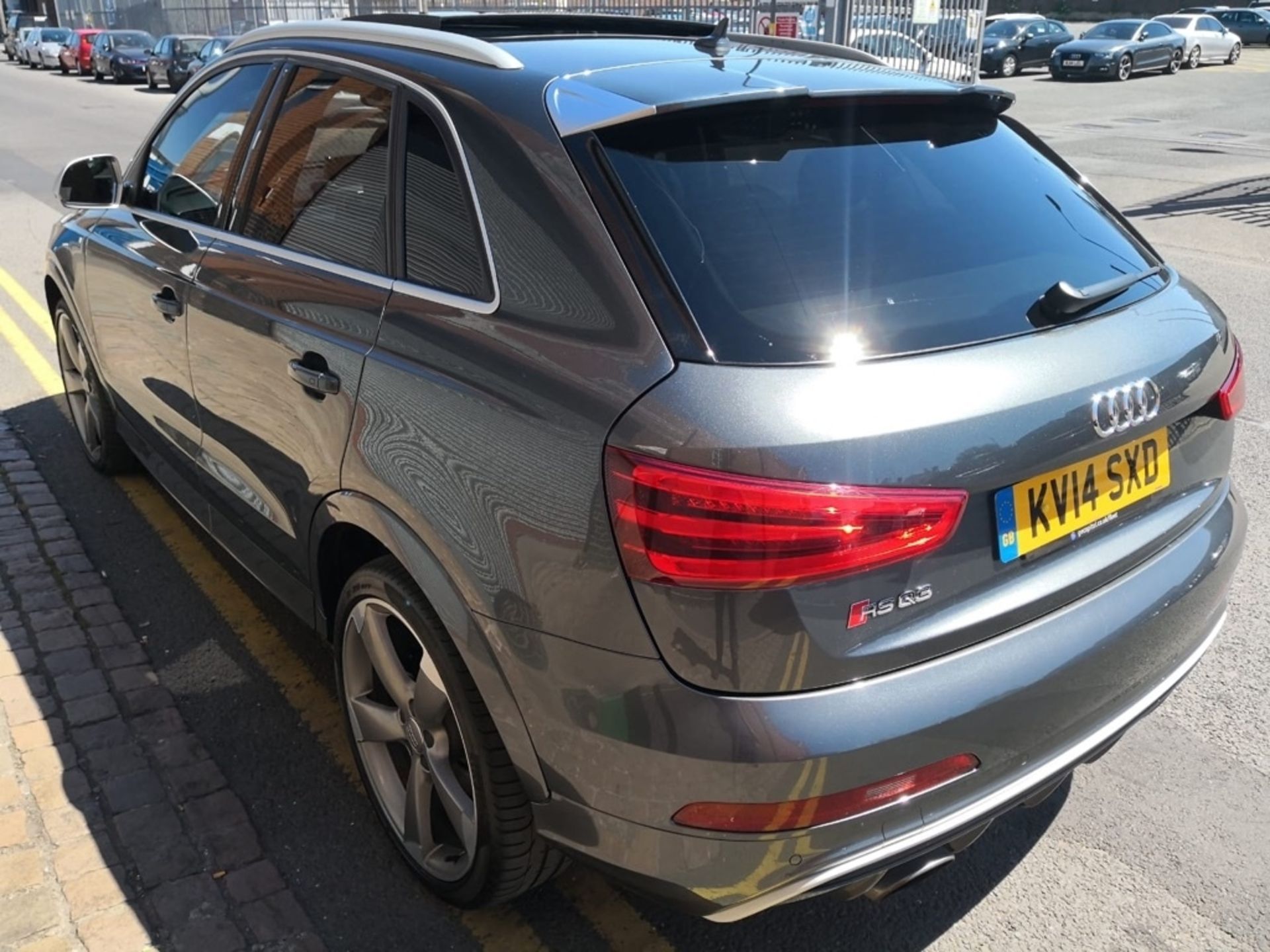 Audi RS Q3 2.5 TFSI S Tronic Quattro 5Dr – Petrol – Grey Reg: KV14 SXD Mileage: 20,000 MOT: 30-09- - Image 3 of 7