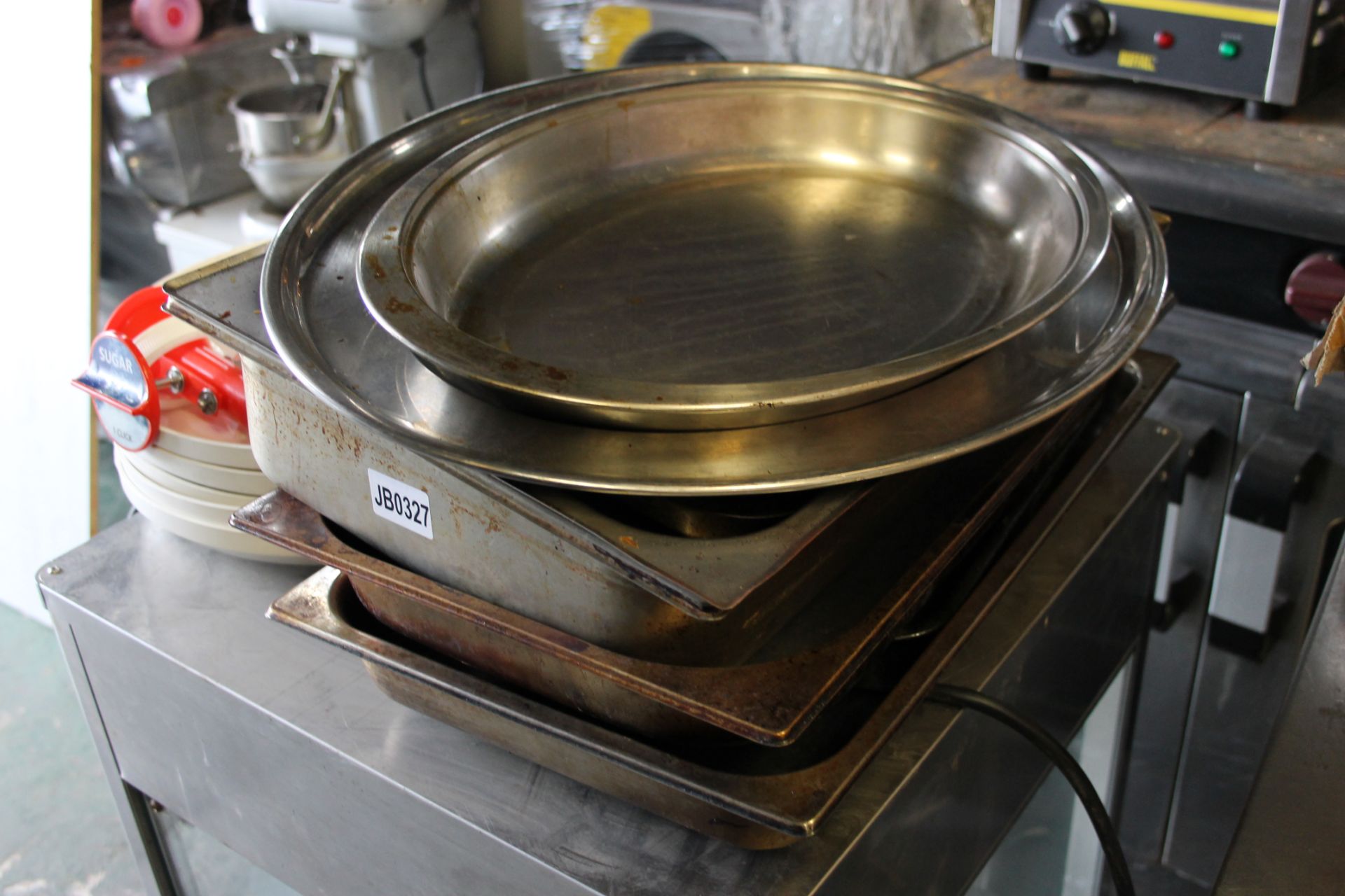 Job Lot Various Meat Trays, Tins, Plastic Lids & Sugar Dispenser - Image 2 of 3