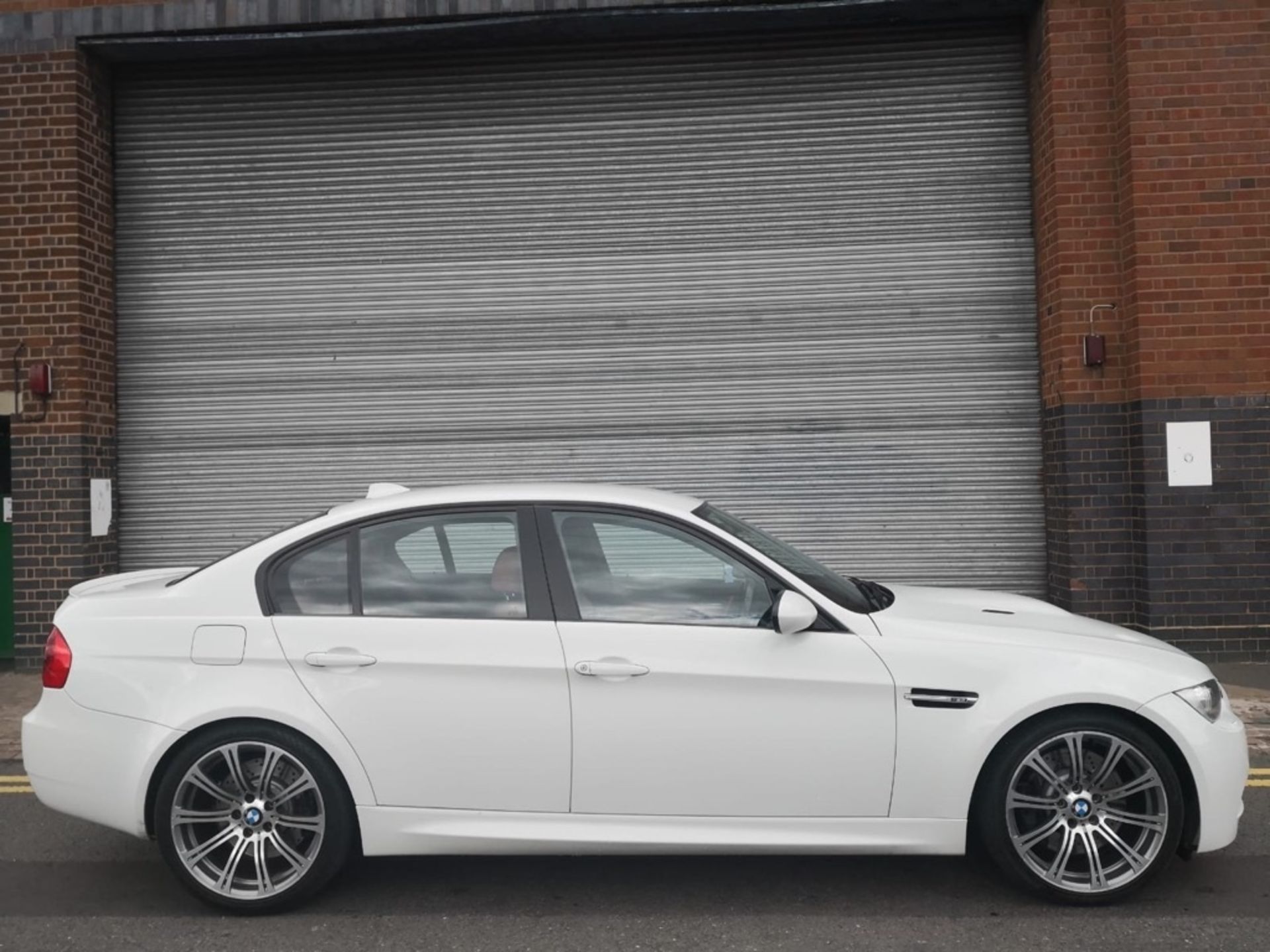BMW 4.0 V8 M3 DCT – Automatic - Petrol – 2010 – White - 2 Keys- FDSH- Sat Nav Reg: A010 VNS – 2010 - Image 3 of 9