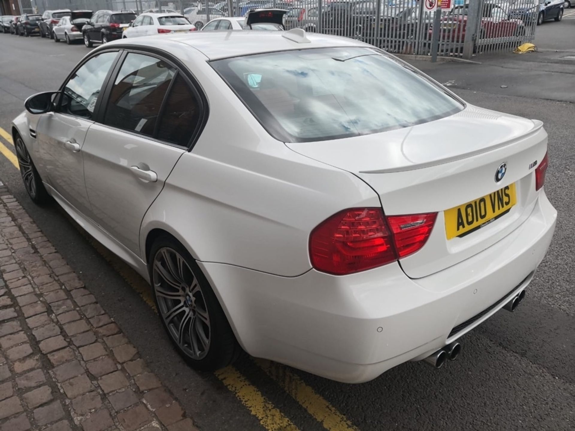 BMW 4.0 V8 M3 DCT – Automatic - Petrol – 2010 – White - 2 Keys- FDSH- Sat Nav Reg: A010 VNS – 2010 - Image 5 of 9