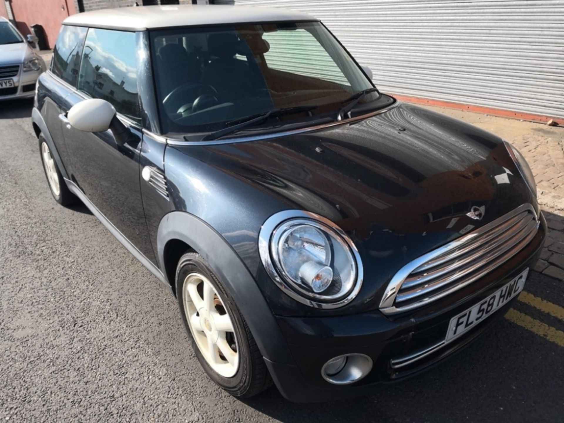 Mini Hatch 1.4 One 3Dr – Petrol – Manual - Black Reg: FL58 HWC Mileage: 60,000 MOT: 17-08-2019 - Image 3 of 6