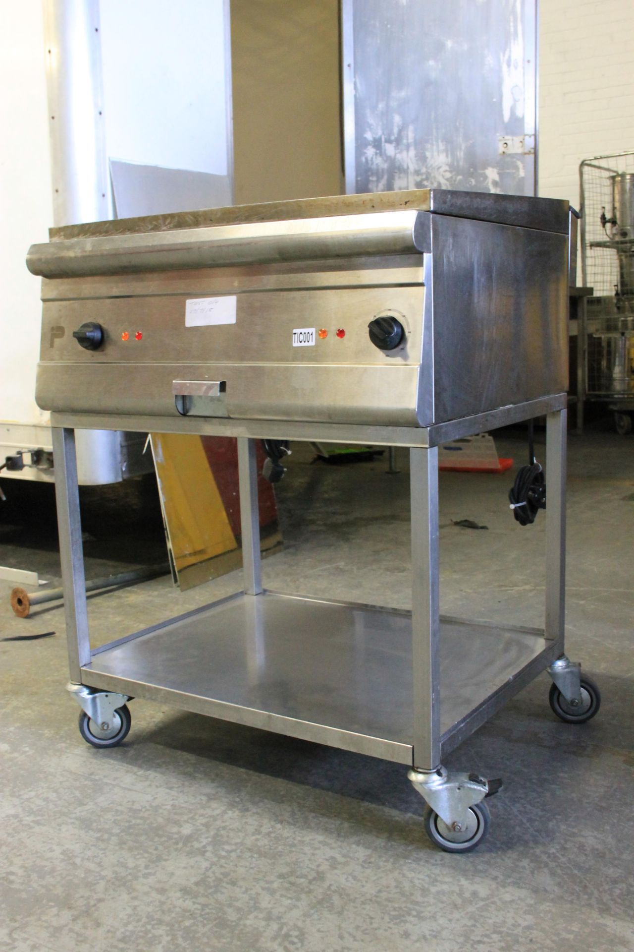 Parry Electric Griddle / Hot Plate PG7 - on Mobile Stand with Under Shelf -1ph - Image 3 of 3