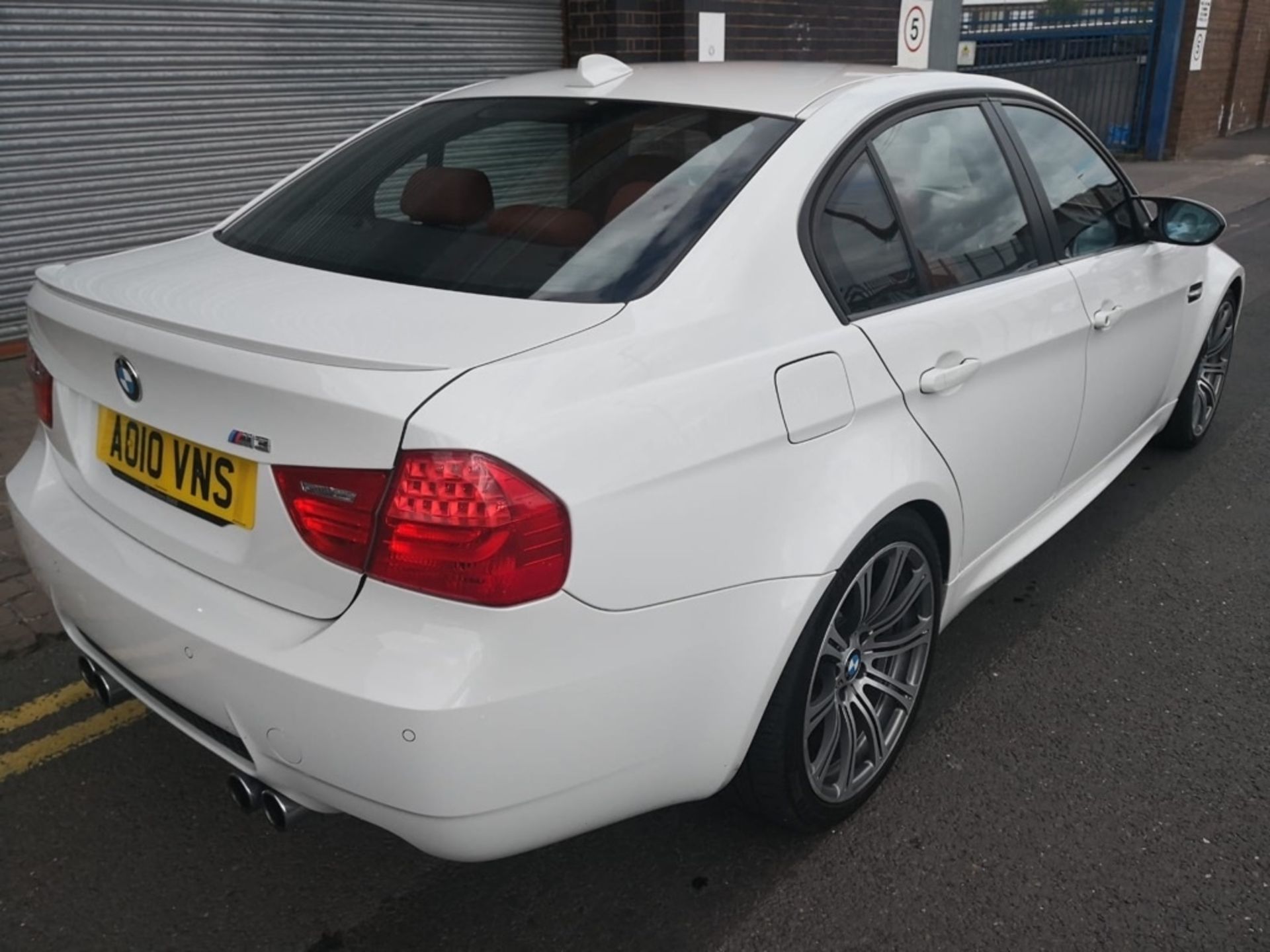 BMW 4.0 V8 M3 DCT – Automatic - Petrol – 2010 – White - 2 Keys- FDSH- Sat Nav Reg: A010 VNS – 2010 - Image 6 of 9