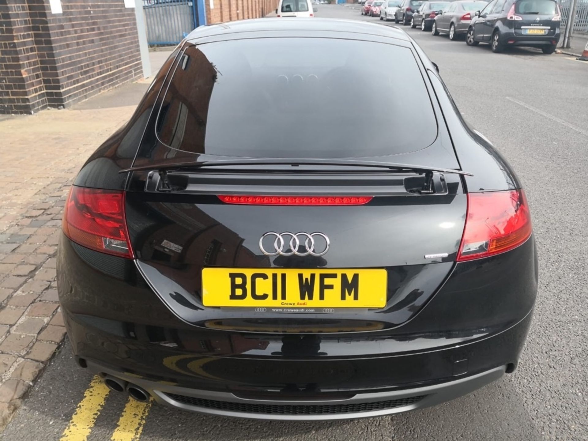 Audi TT 2.0 TDI – Manual – Diesel – 2011- Black Reg: BC11 WFM – 2011 Mileage: 107,000 MOT: 28-04- - Image 3 of 7