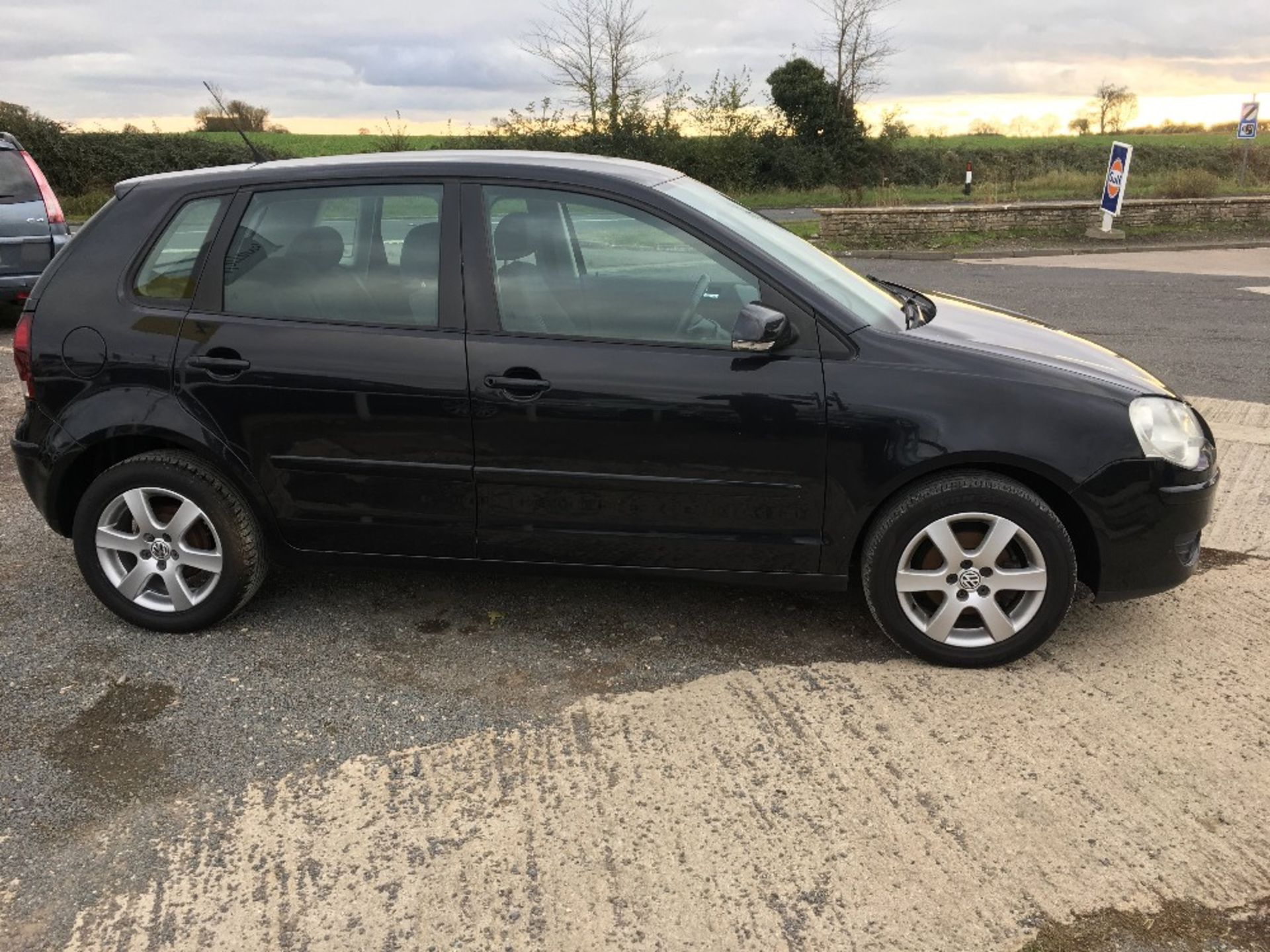 VW Polo 1.2 Match 5 Dr – Metallic Black - RE09 HHD Reg: RE09 HHDMileage: 92,867MOT:29-05-2019 – NO - Image 3 of 7