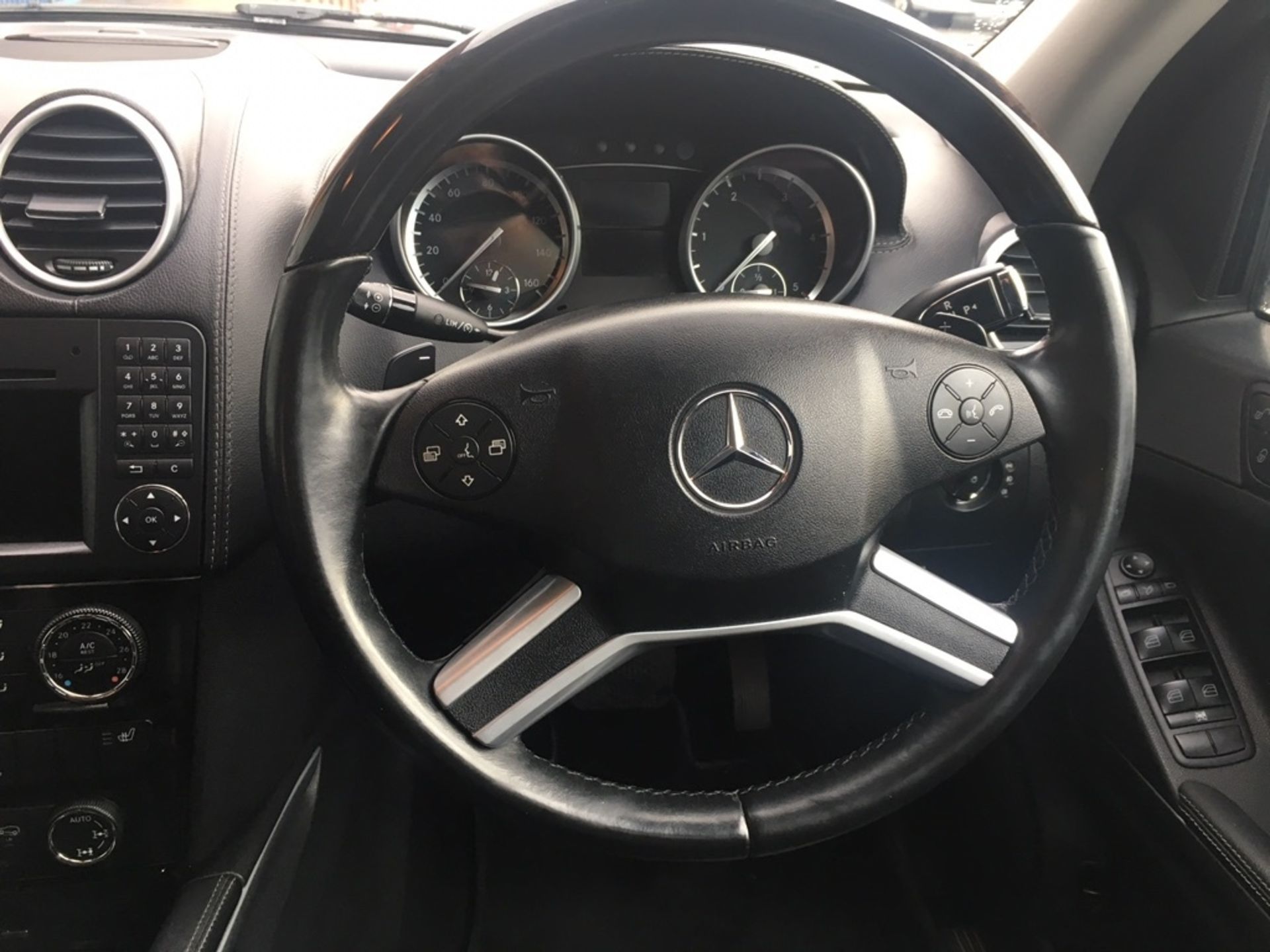 Mercedes Benz GL Class 3.0 GL350 CDI Blue Efficiency 5 Dr -Diesel – SilverReg: CK60 UTZ – - Image 4 of 6