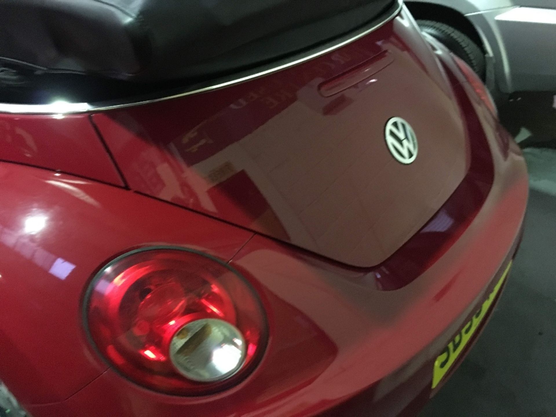 Volkswagen Beetle 1.4 Luna Cabriolet 2 door Convertible - Manual - Red - 2009 Mileage: 141,932 - Image 6 of 13