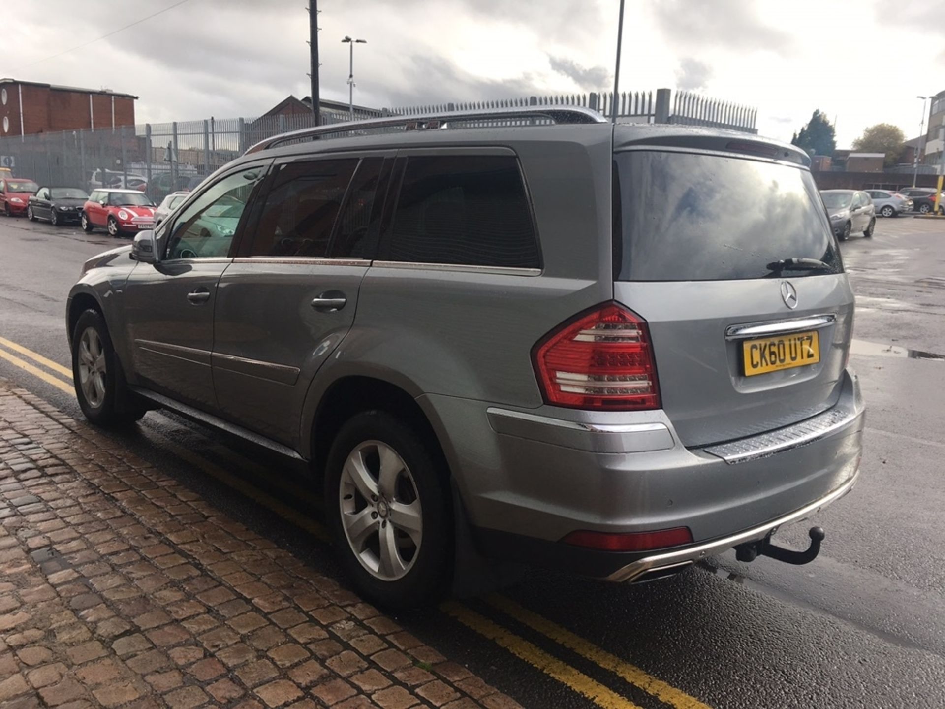 Mercedes Benz GL Class 3.0 GL350 CDI Blue Efficiency 5 Dr -Diesel – SilverReg: CK60 UTZ – - Image 3 of 6